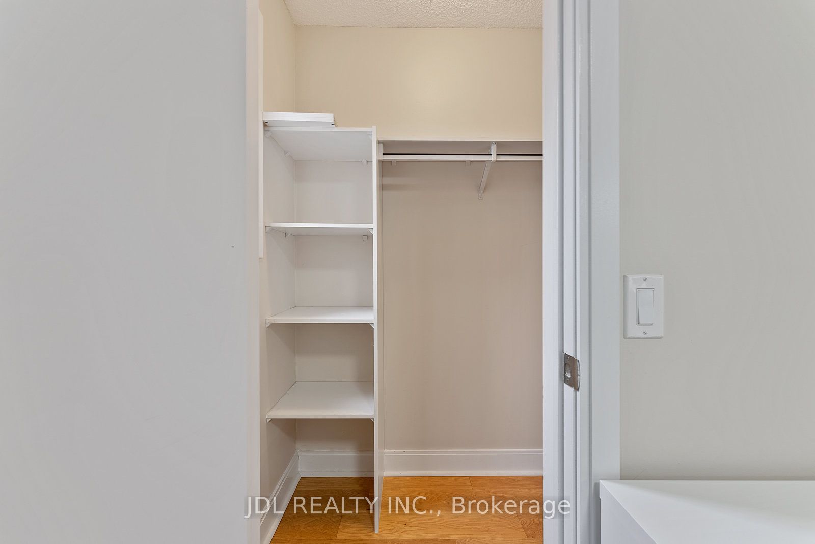 315 Village Green Square 76 Property Photo 28