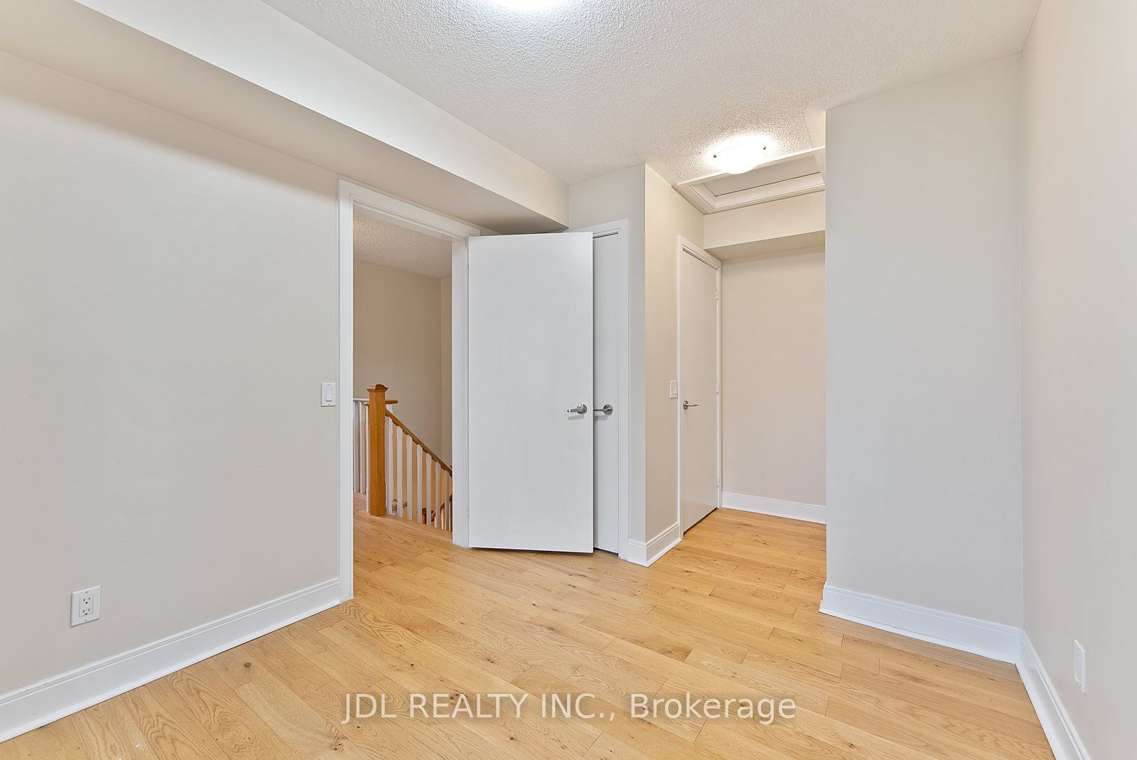 315 Village Green Square 76 Property Photo 37