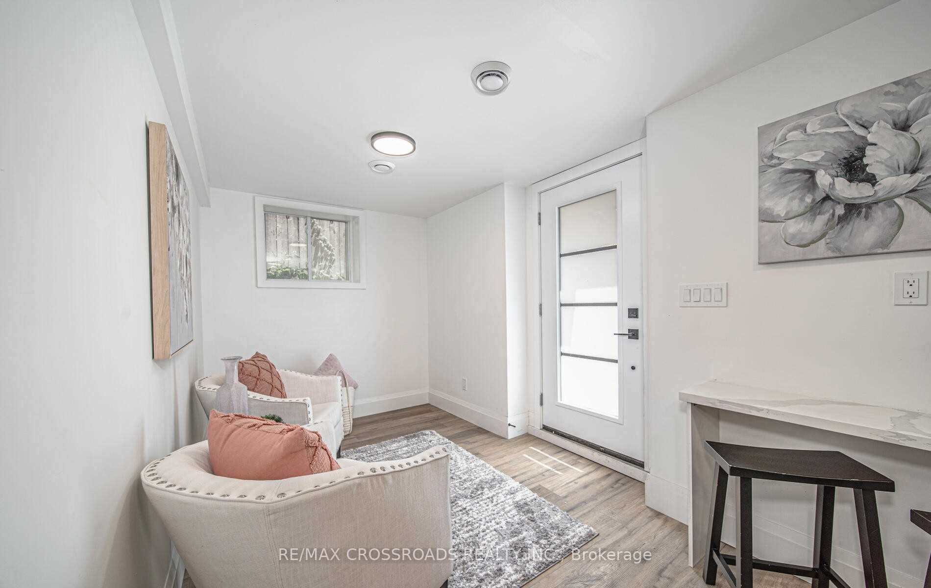 91 Mclaughlin Boulevard Lower Property Photo 1