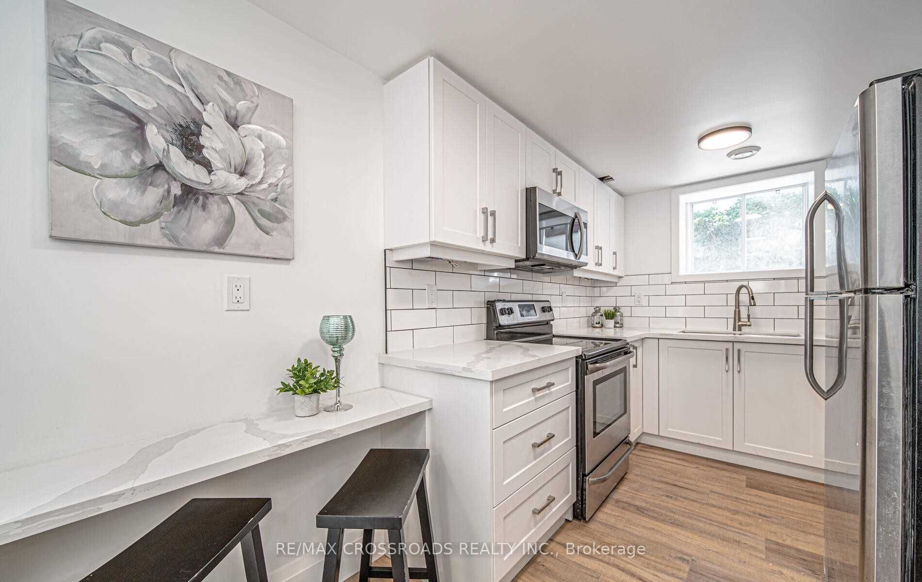 91 Mclaughlin Boulevard Lower Property Photo 2