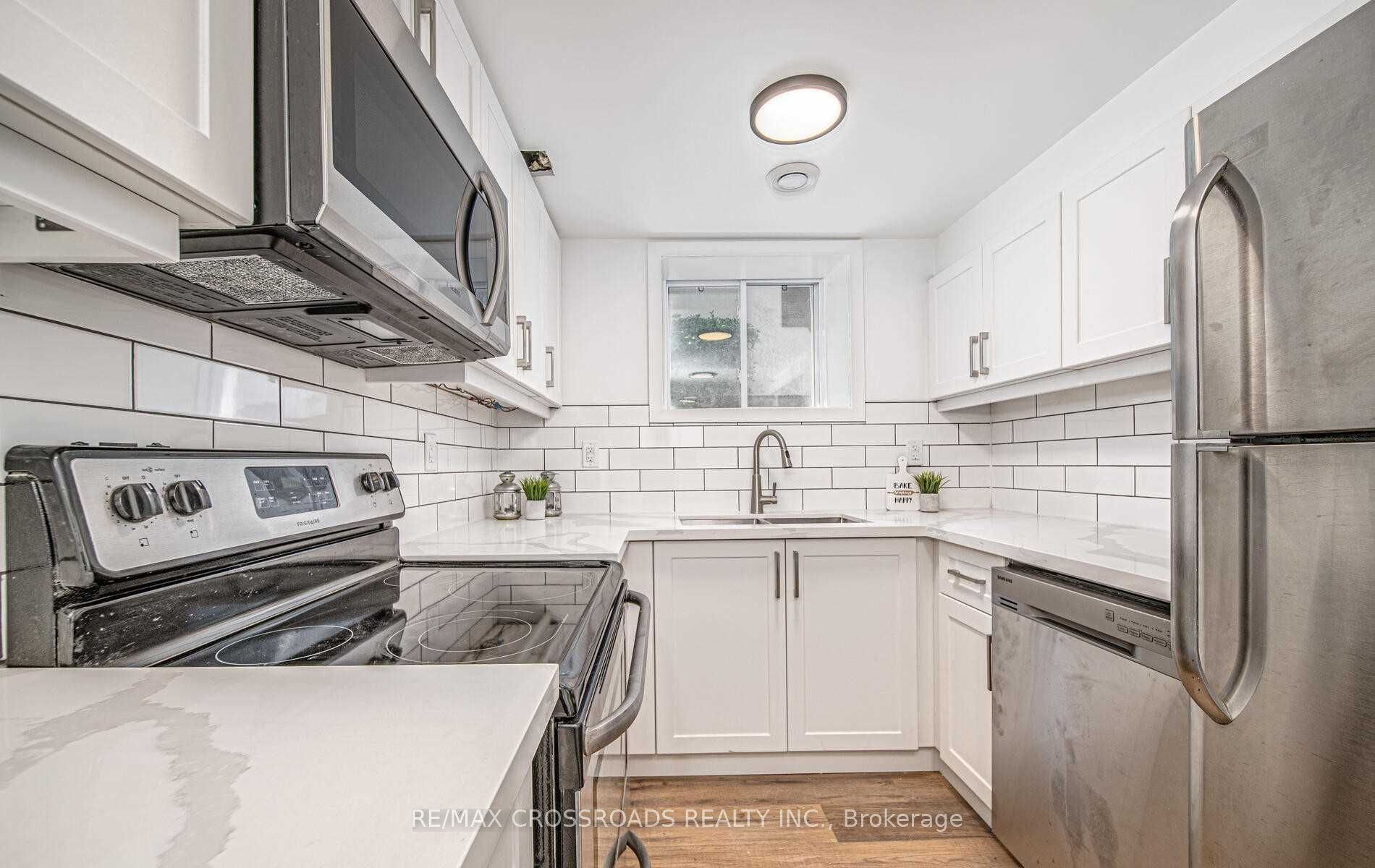 91 Mclaughlin Boulevard Lower Property Photo 3