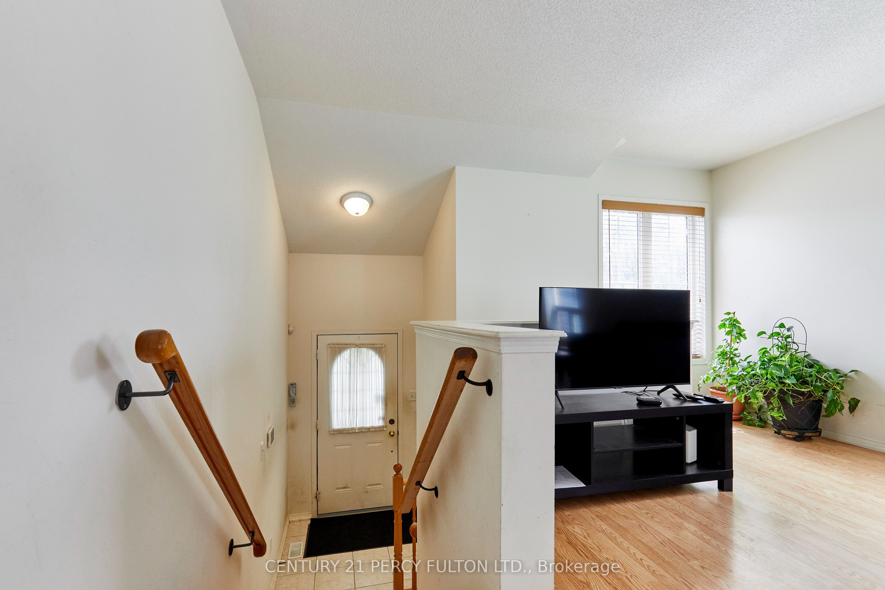 8 Knowles Street Property Photo 3