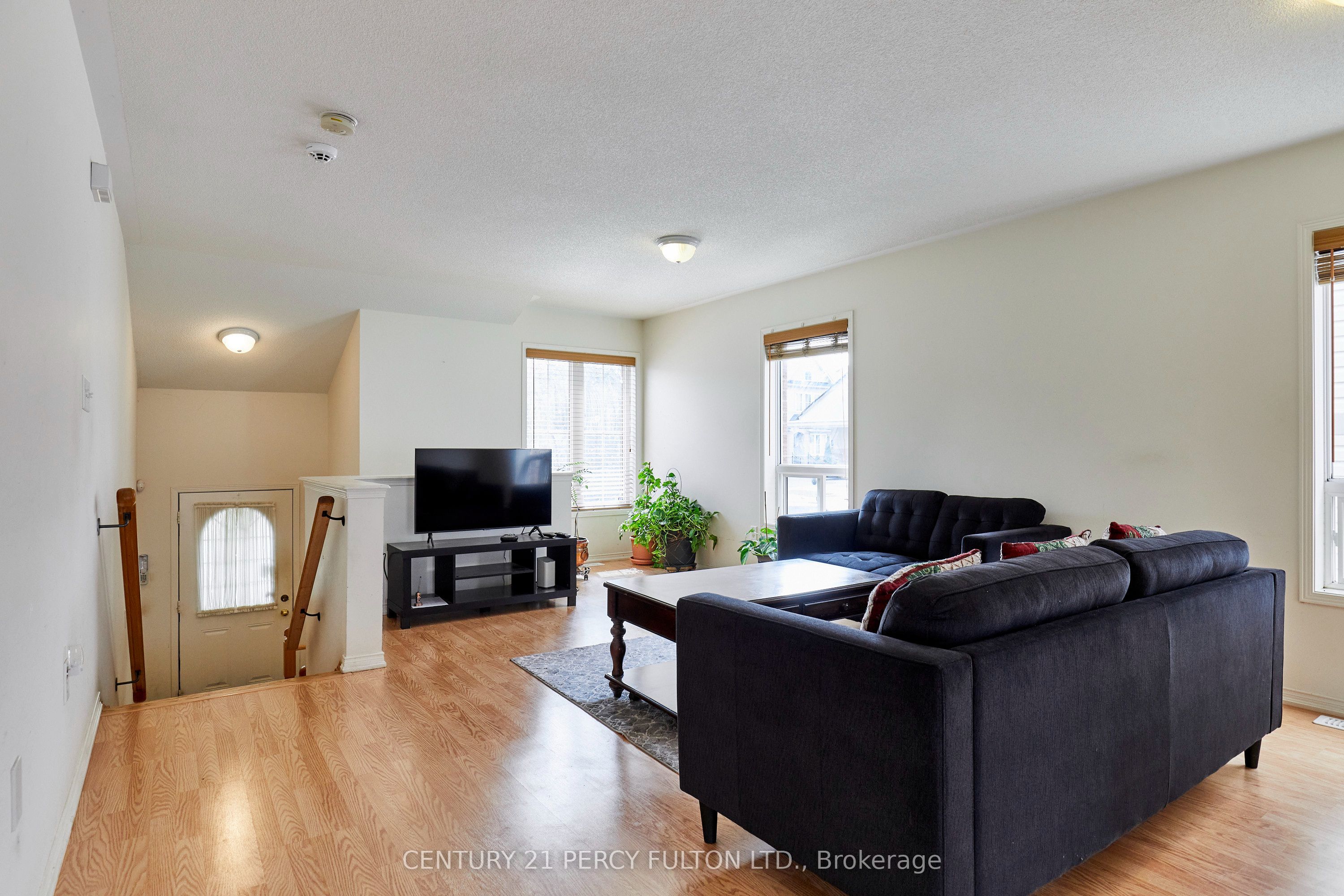 8 Knowles Street Property Photo 6