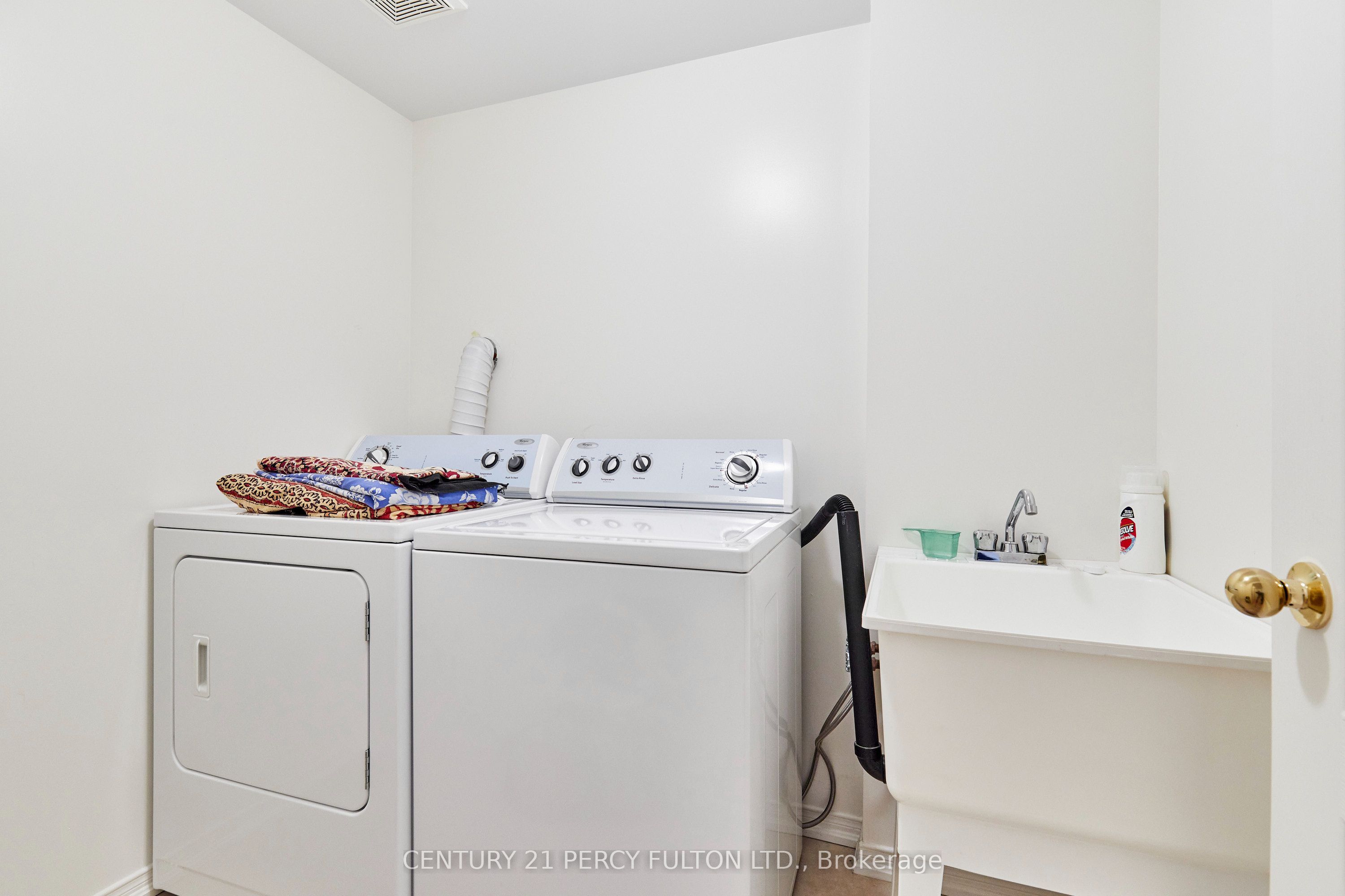 8 Knowles Street Property Photo 28