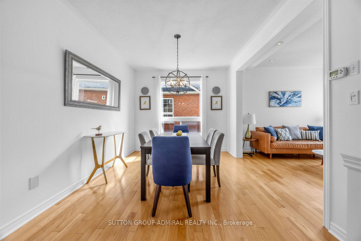 12 Sherrington Drive W Property Photo 4