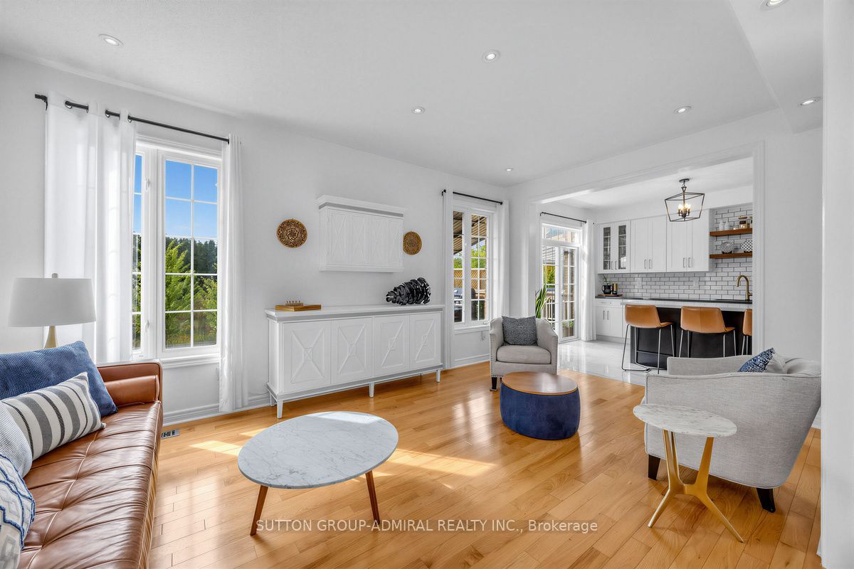 12 Sherrington Drive W Property Photo 6