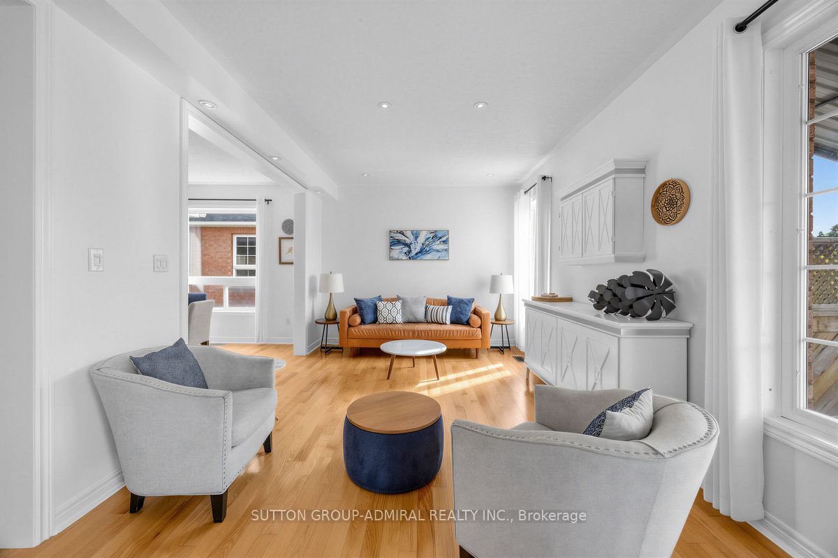 12 Sherrington Drive W Property Photo 7