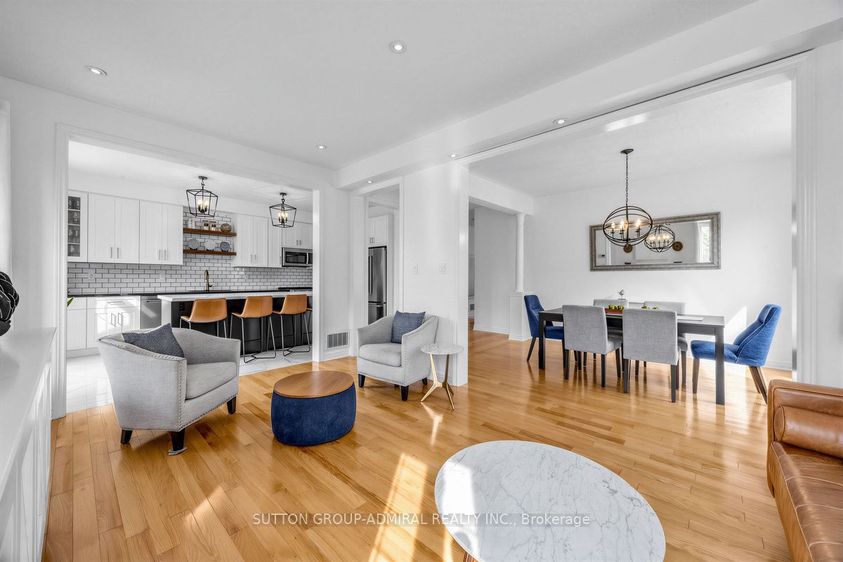 12 Sherrington Drive W Property Photo 9