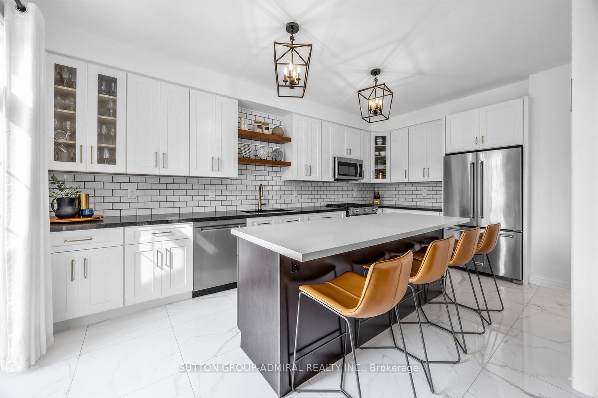 12 Sherrington Drive W Property Photo 10
