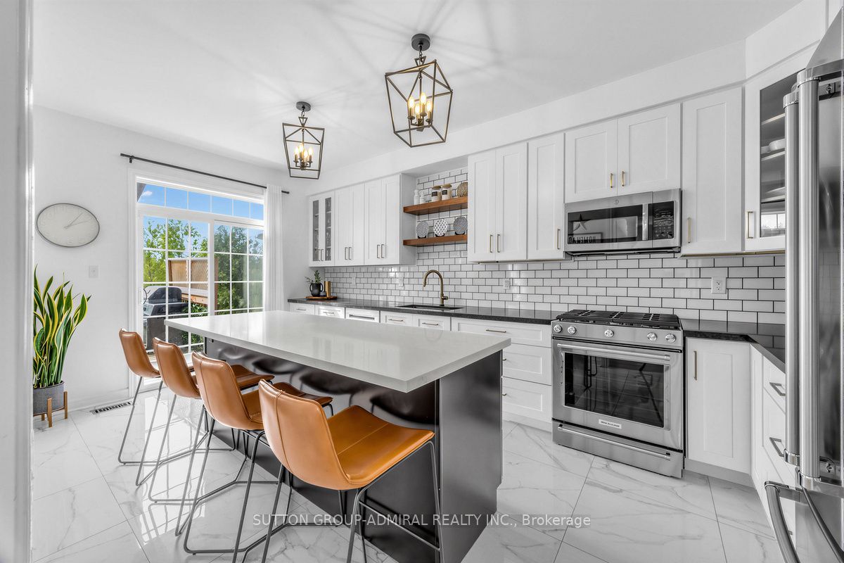 12 Sherrington Drive W Property Photo 11