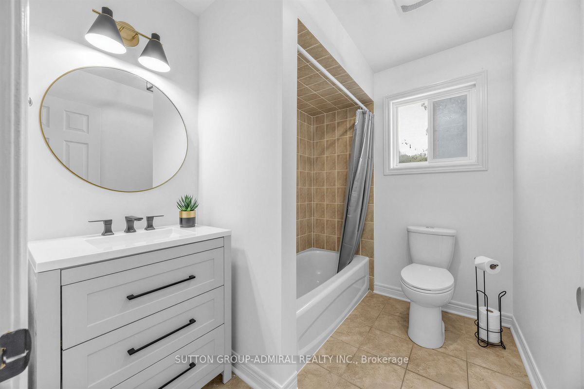 12 Sherrington Drive W Property Photo 25
