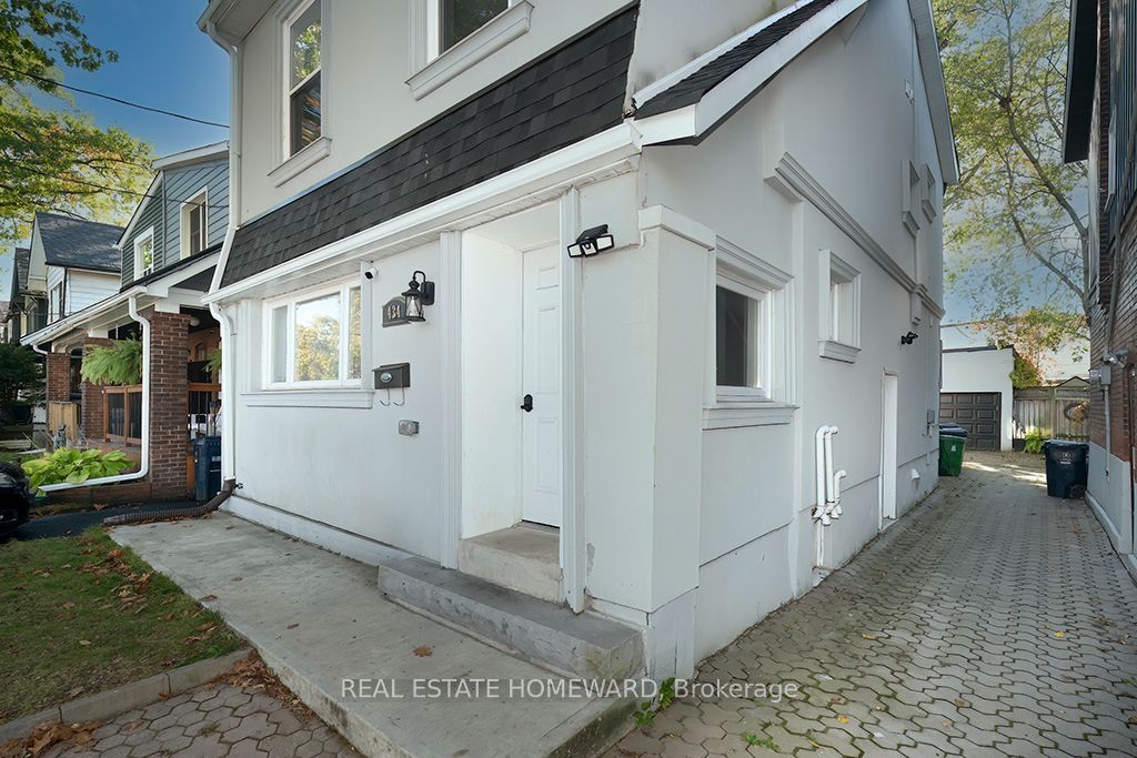 434 Victoria Park Avenue Property Photo 2