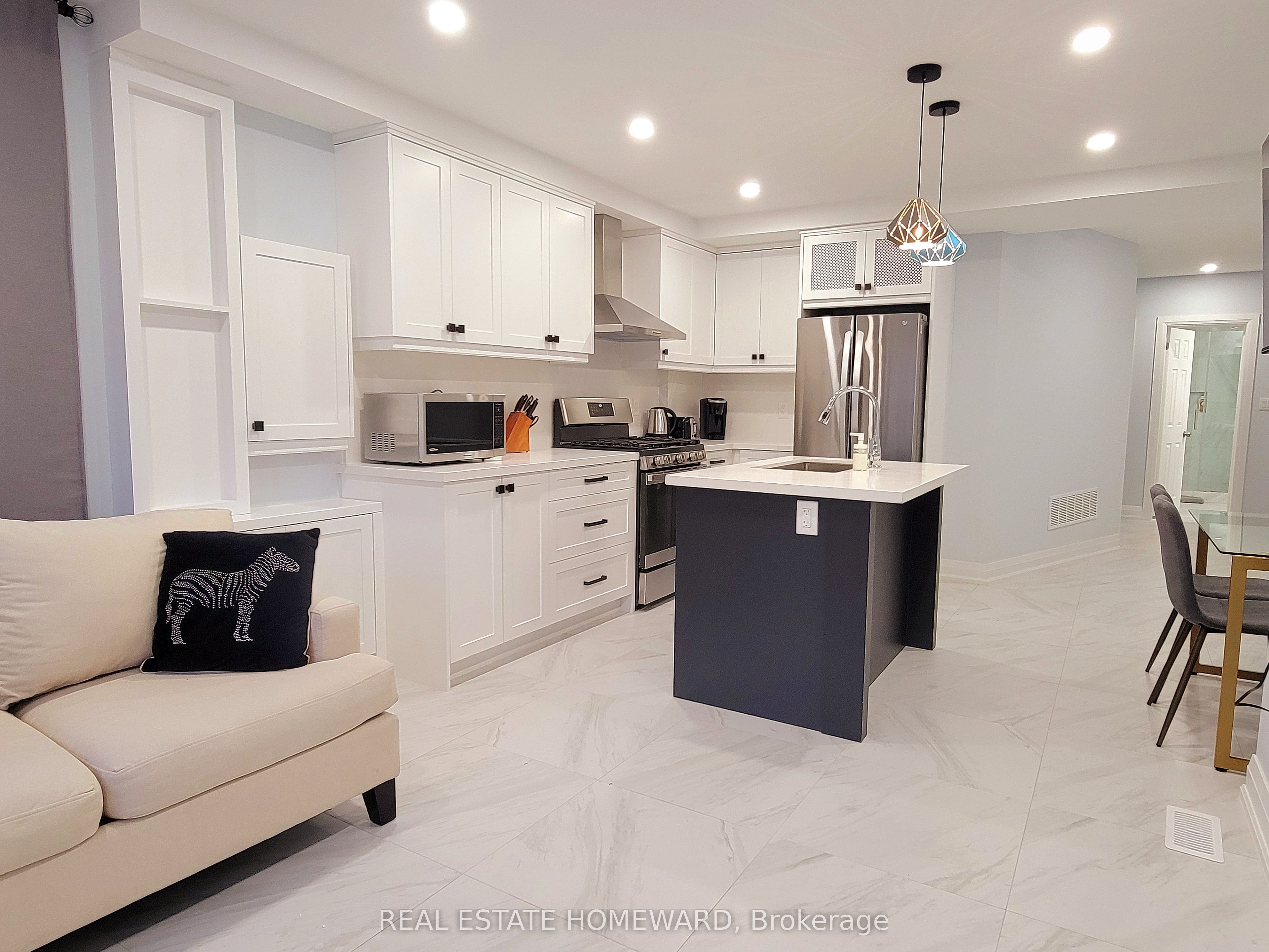 434 Victoria Park Avenue Property Photo 6