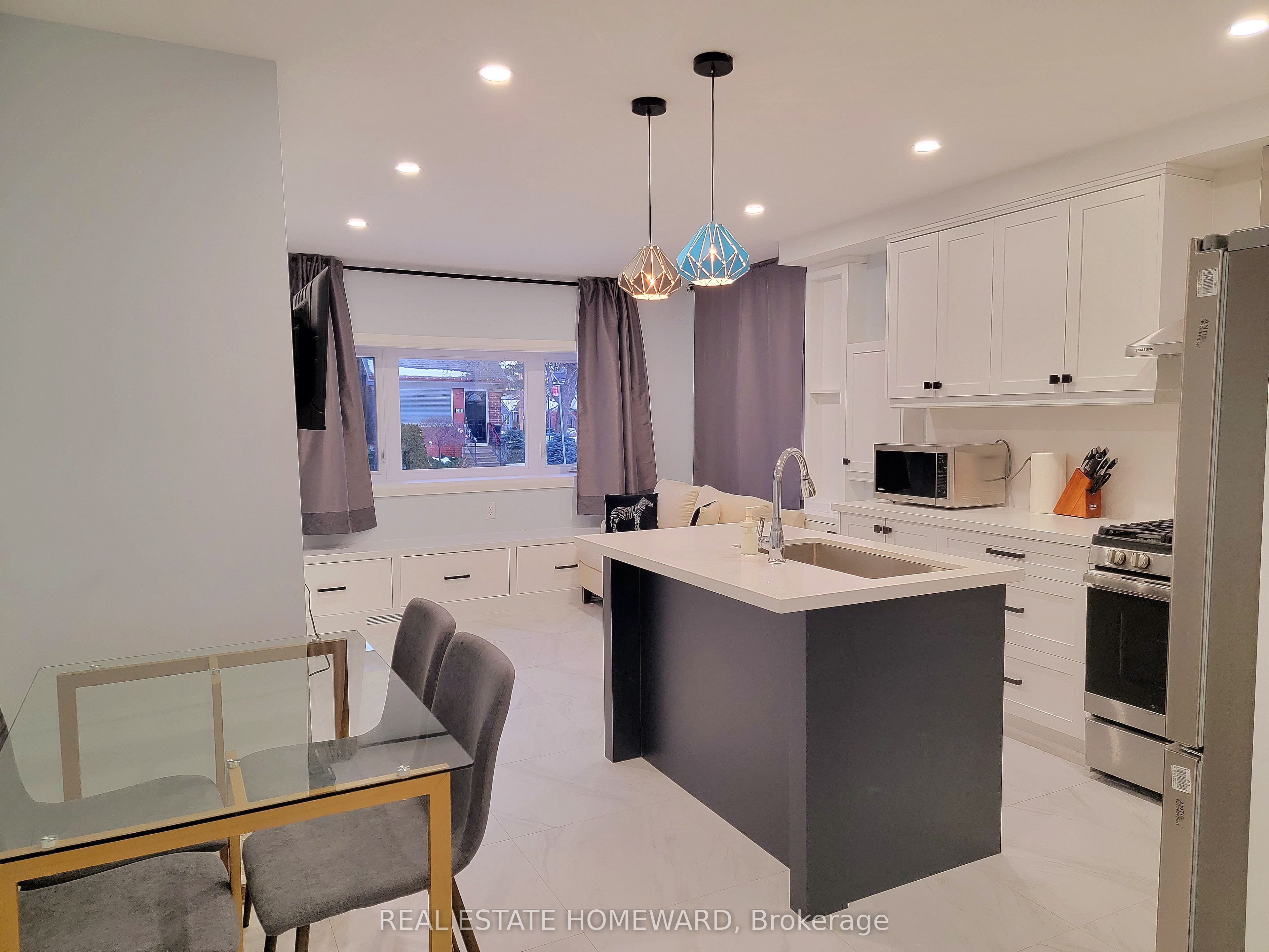434 Victoria Park Avenue Property Photo 8