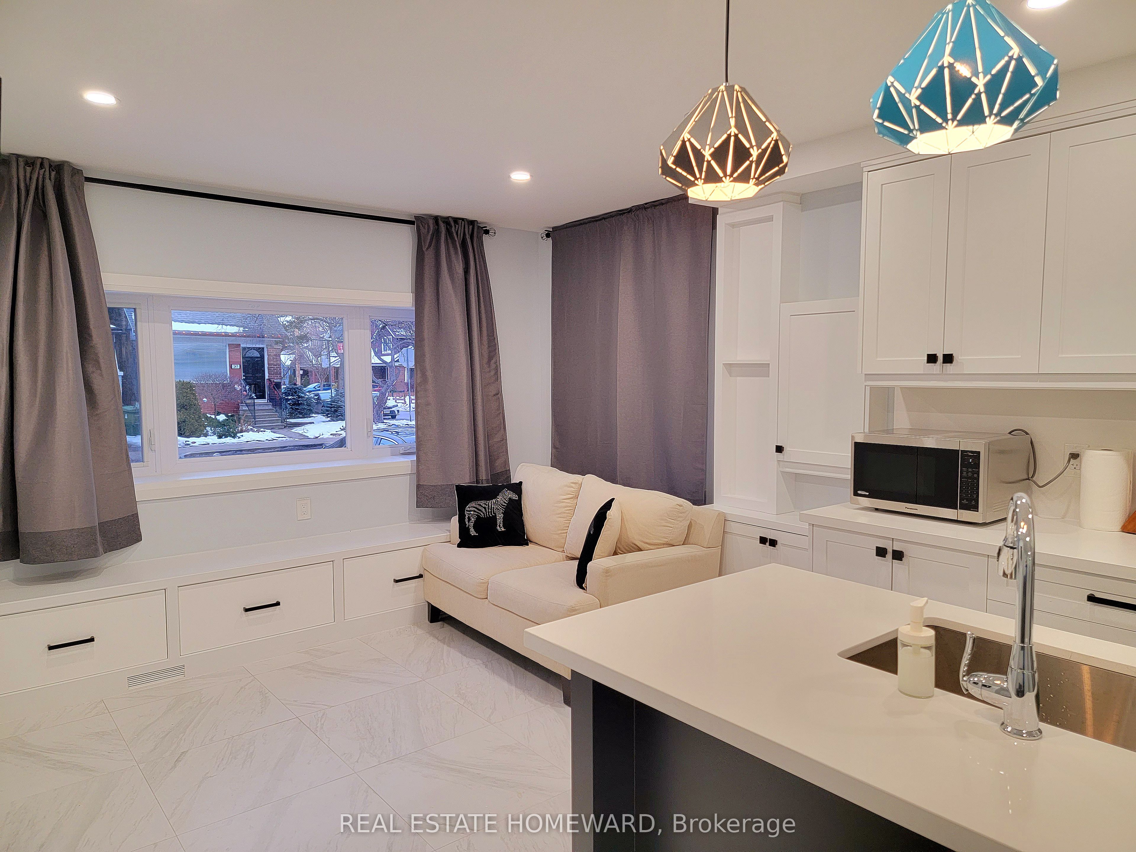 434 Victoria Park Avenue Property Photo 9