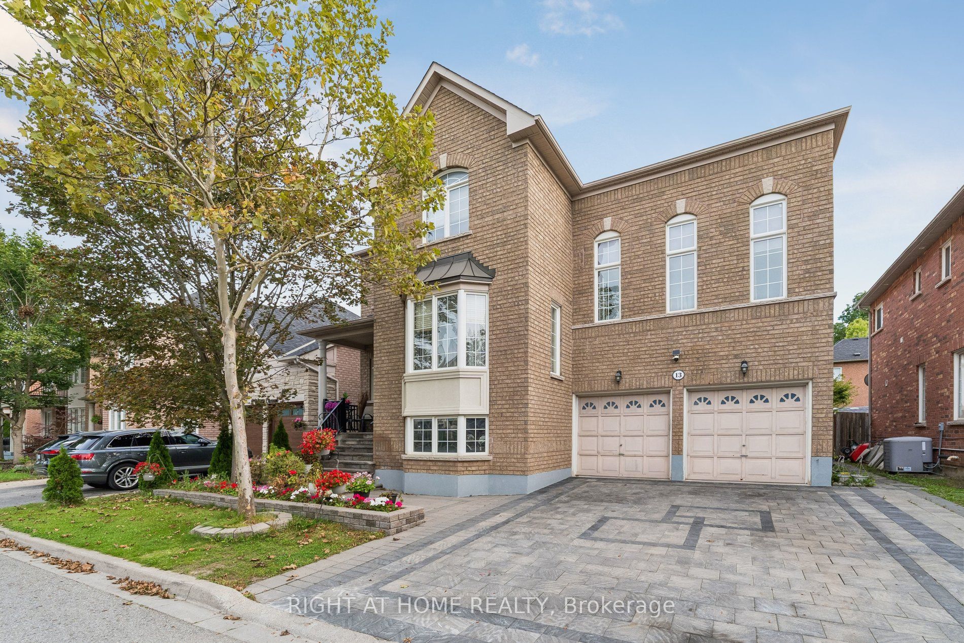 13 Weston Crescent Property Photo 1