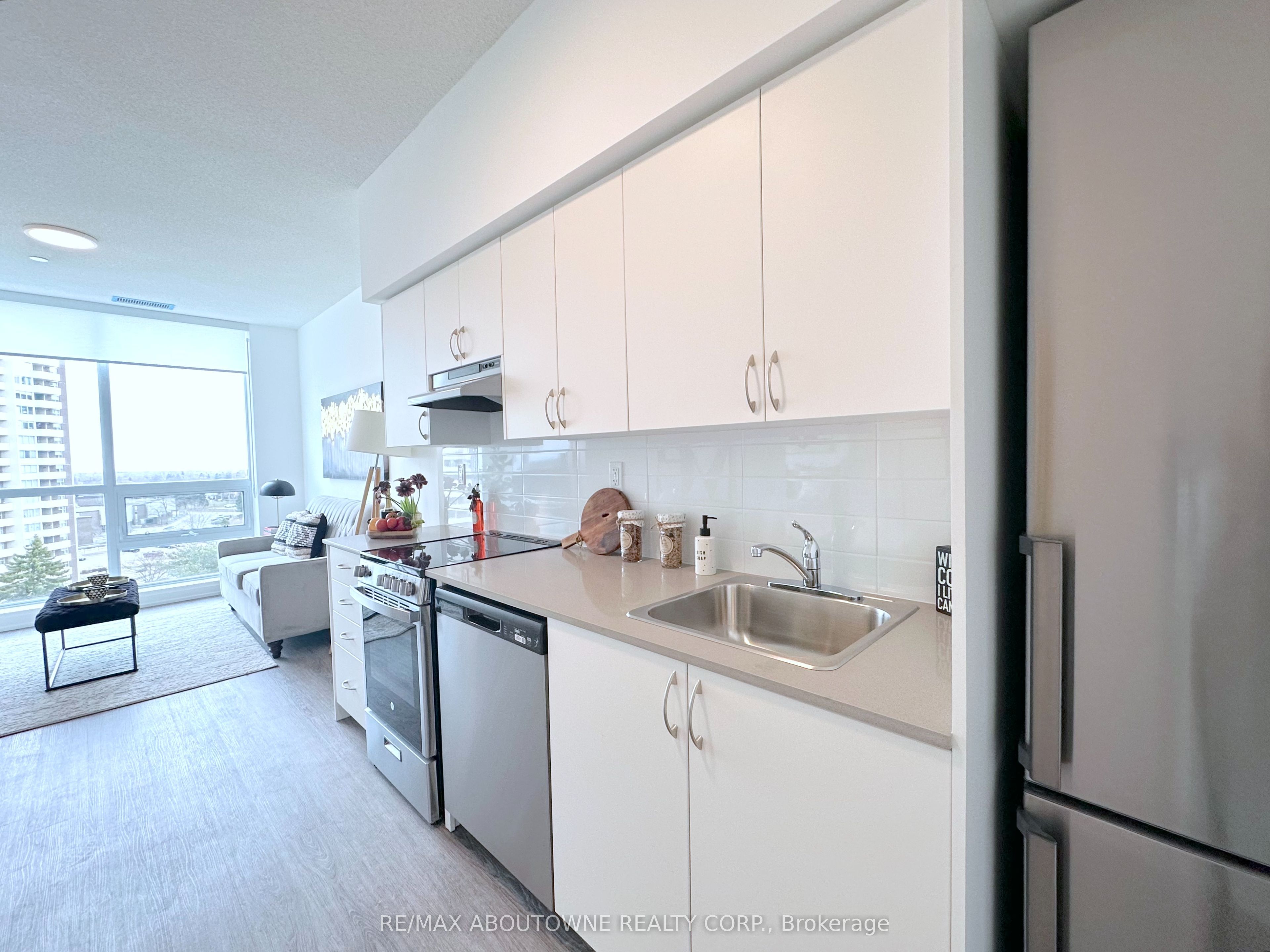 2 River Plate Street 1406 Property Photo 3