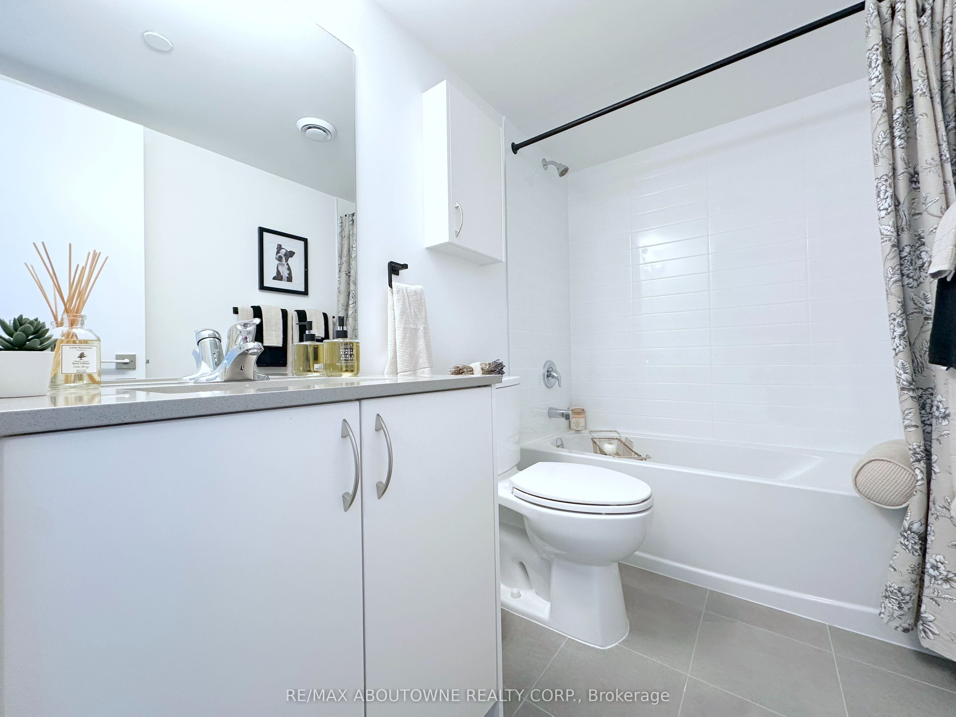 2 River Plate Street 1406 Property Photo 8