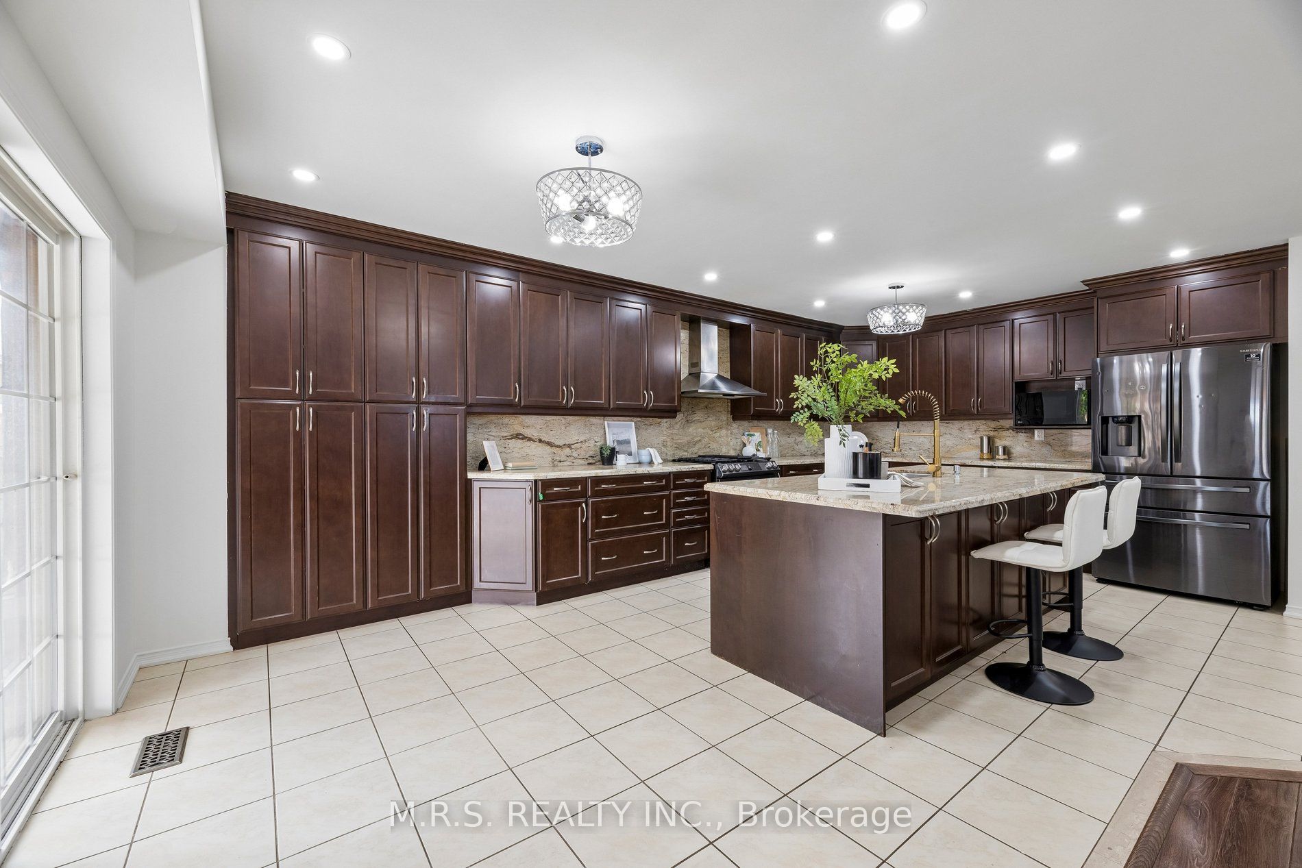1408 Aldergrove Court Property Photo 12