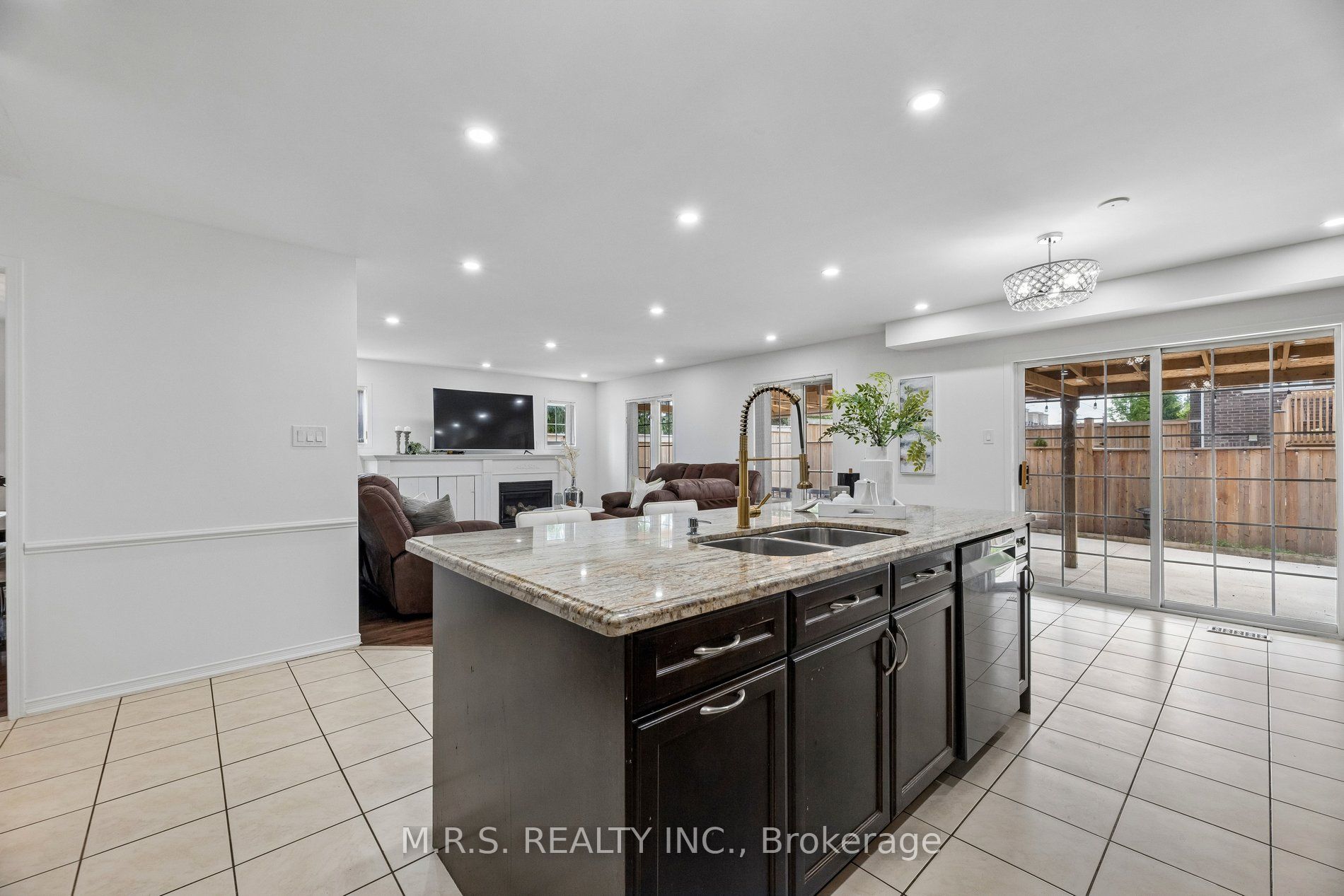 1408 Aldergrove Court Property Photo 14