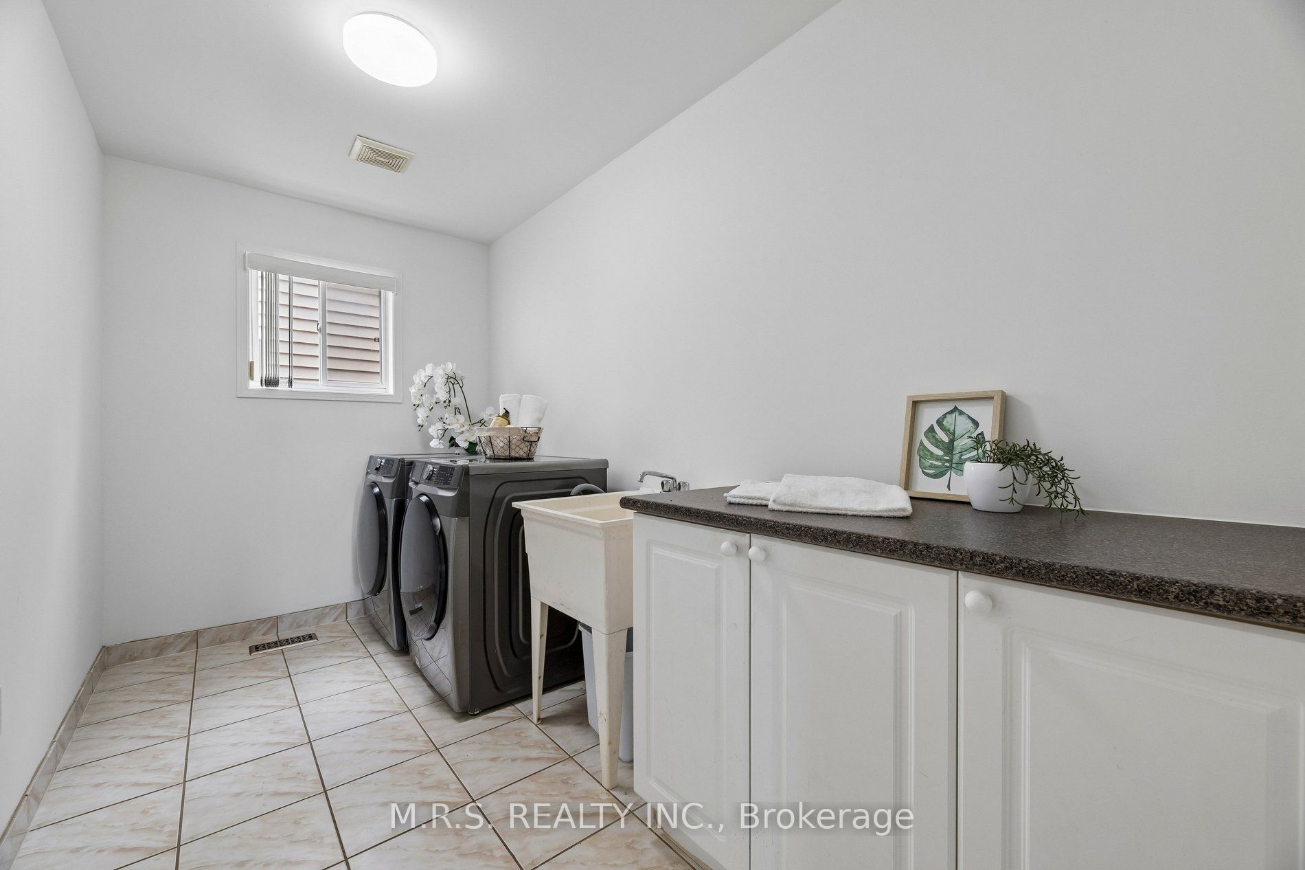 1408 Aldergrove Court Property Photo 22