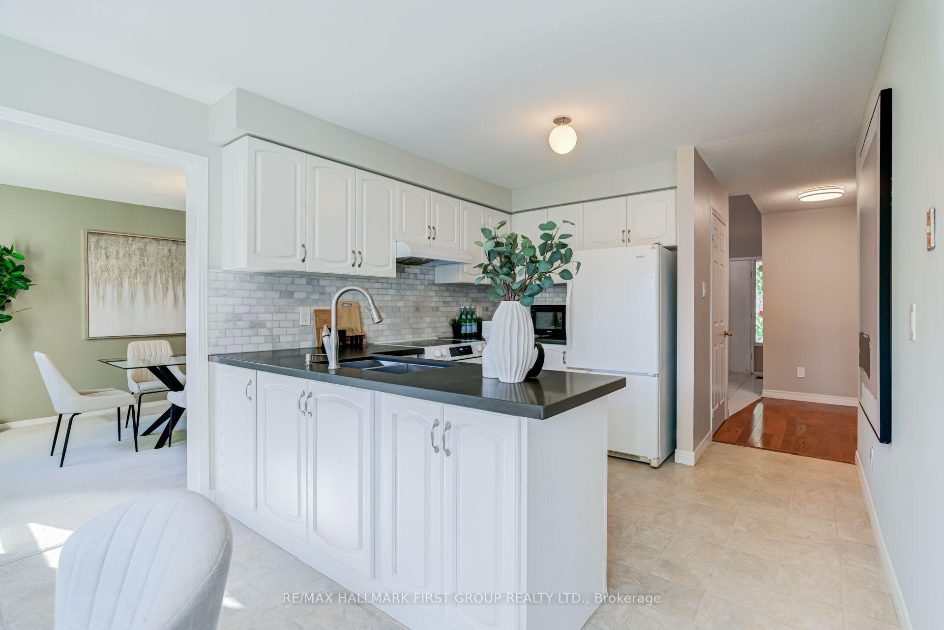 13 Griffiths Drive Property Photo 9
