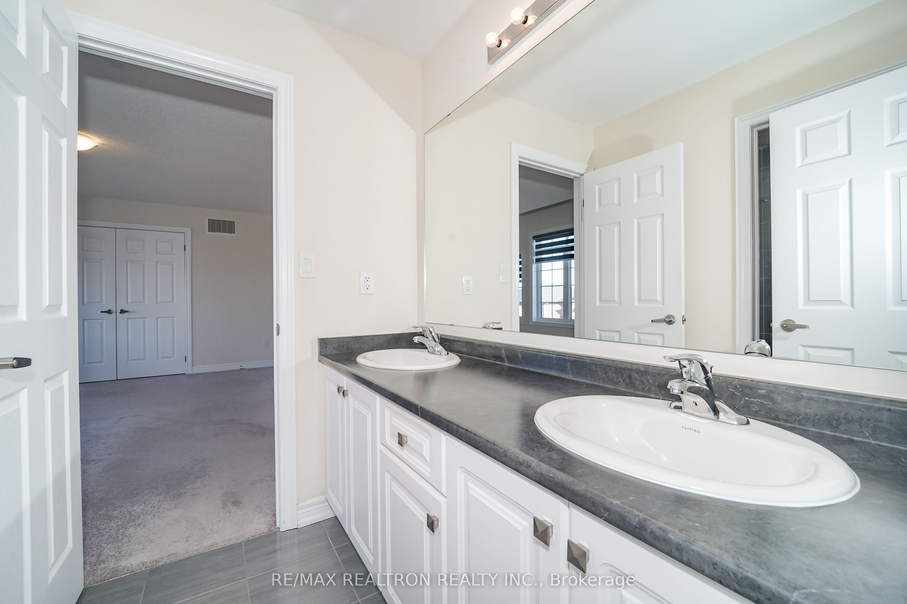 2431 Hibiscus Drive Property Photo 24
