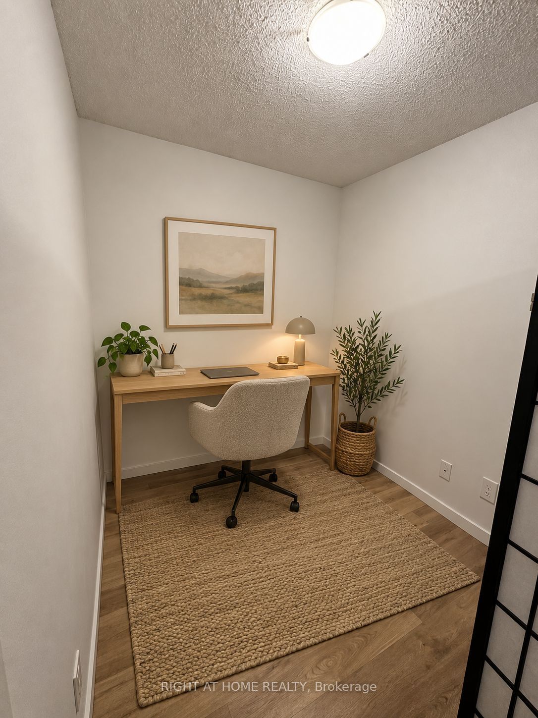 20 Meadowglen Place 1607 Property Photo 4
