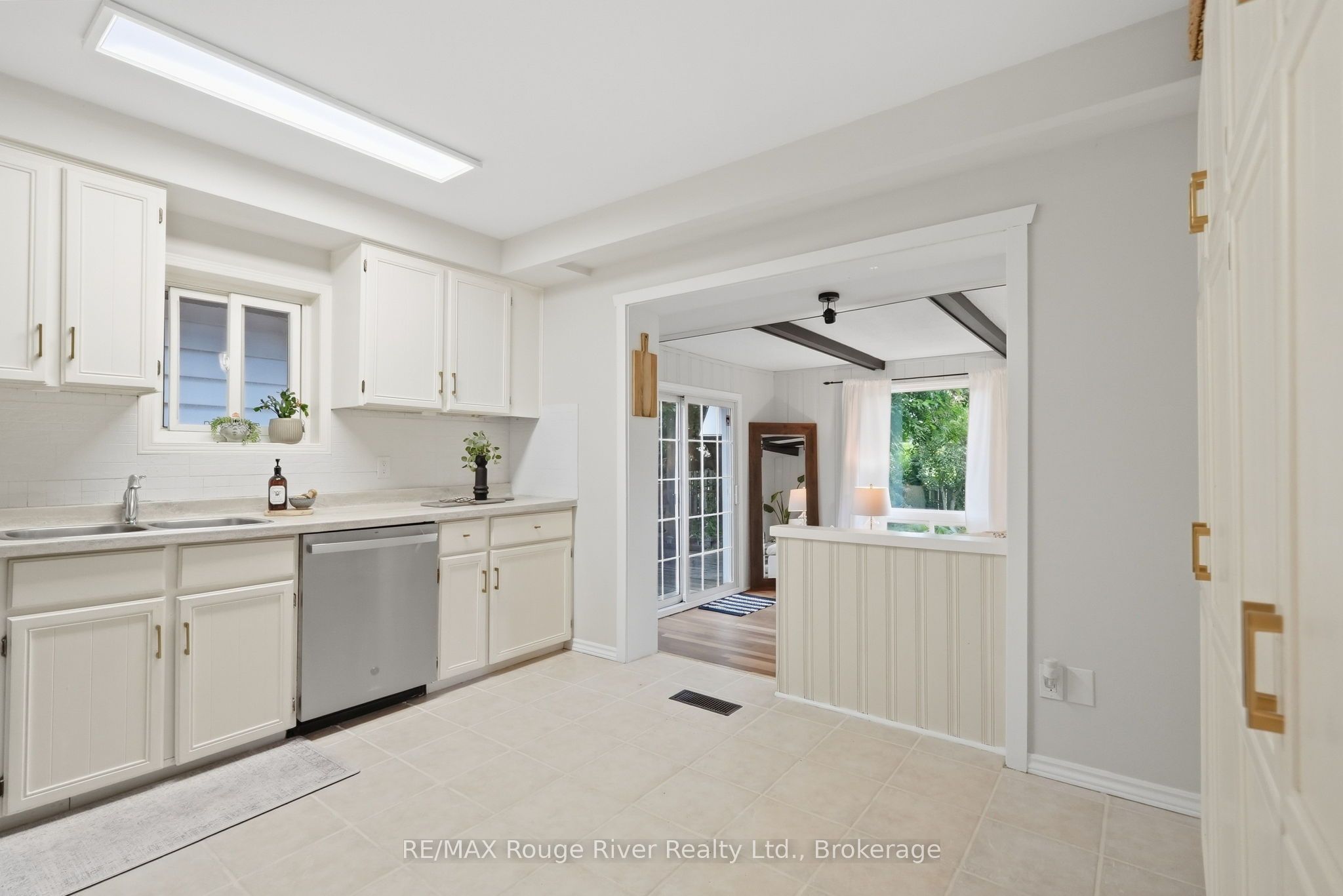 313 Lupin Drive Property Photo 8