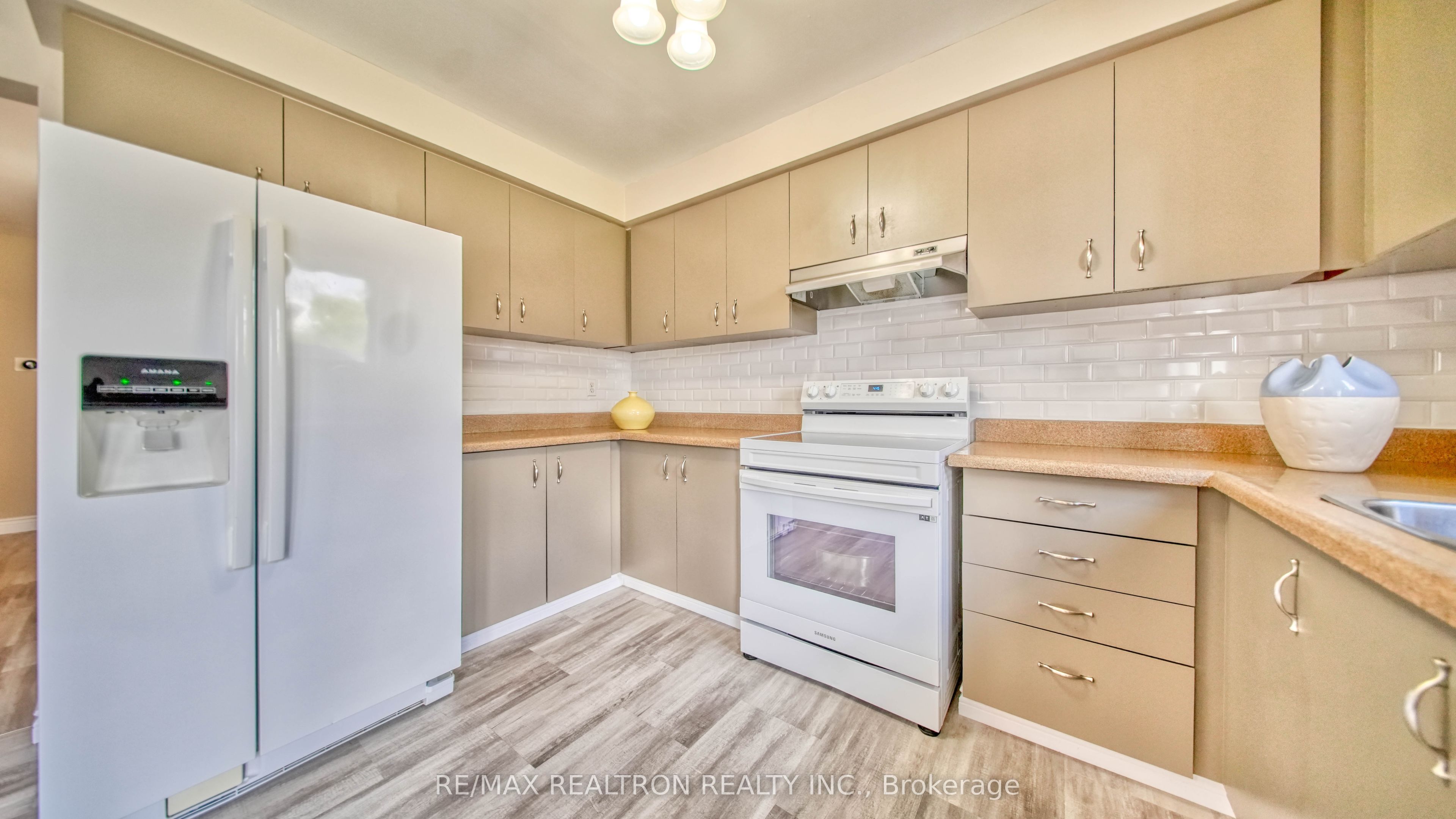 3 Raine Drive Property Photo 18
