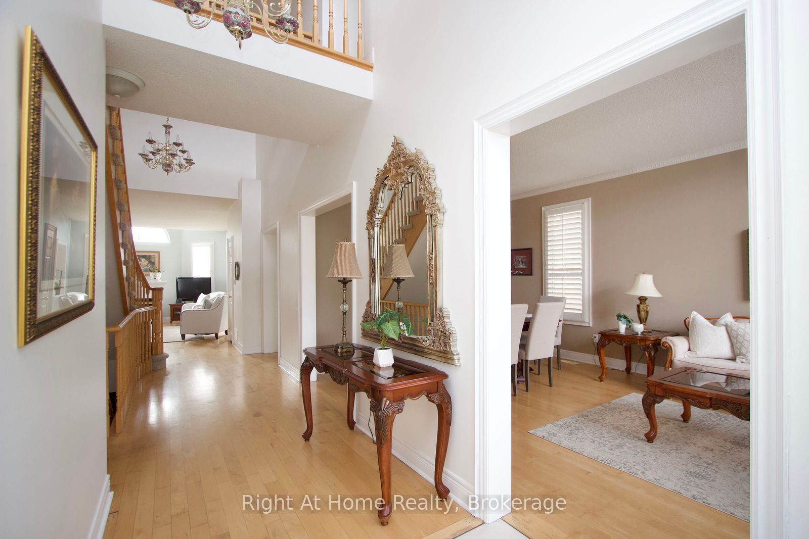 2096 Stornoway Street Property Photo 5