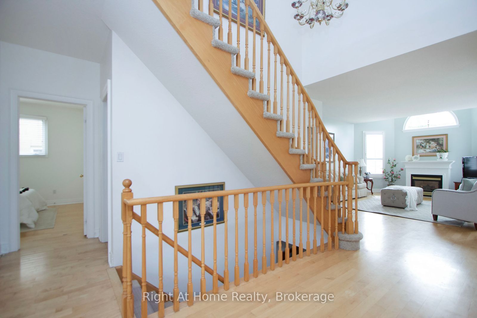 2096 Stornoway Street Property Photo 10