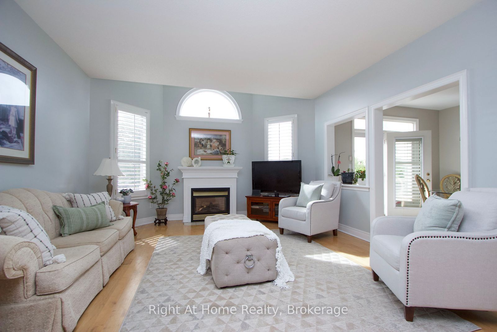 2096 Stornoway Street Property Photo 12