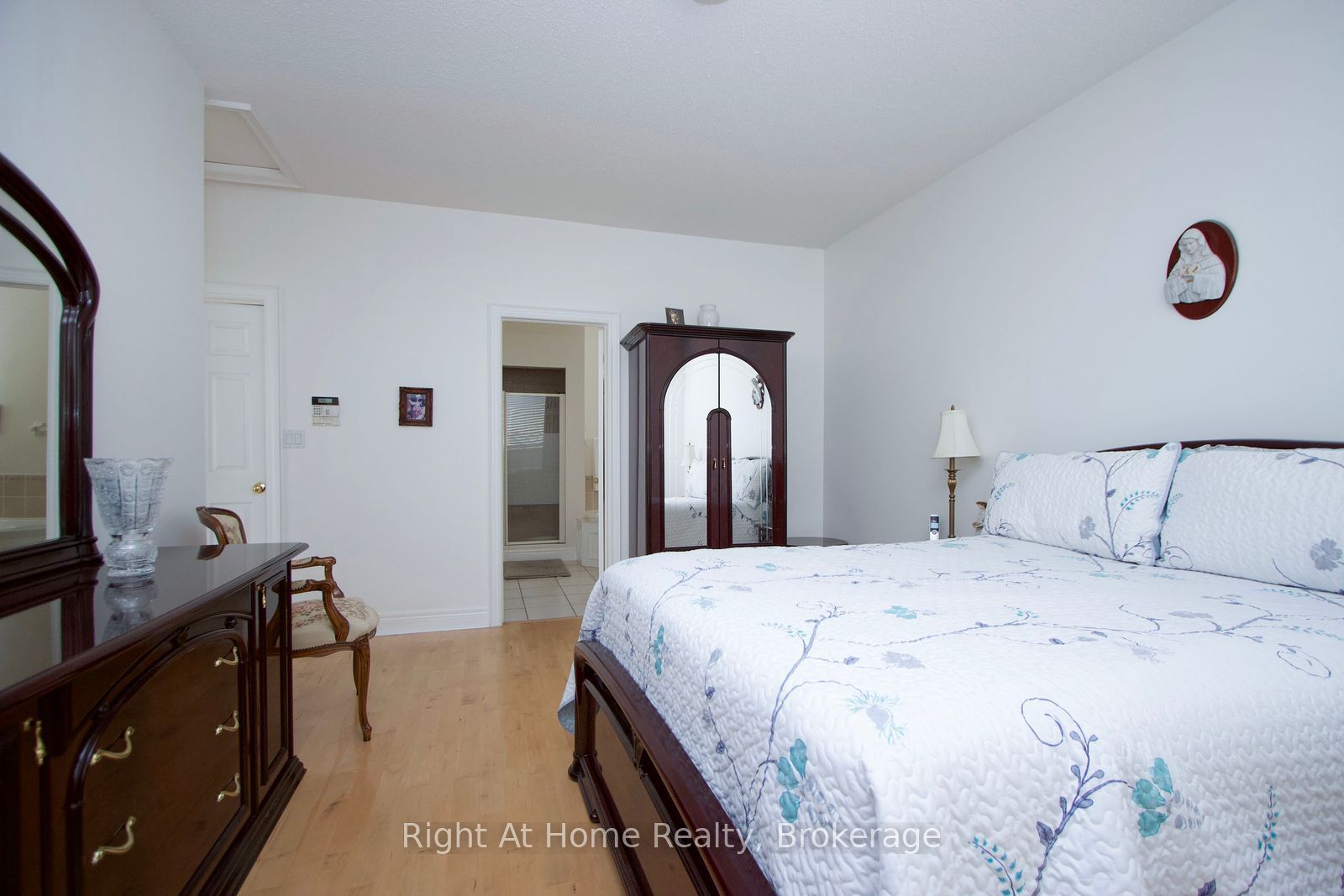 2096 Stornoway Street Property Photo 18