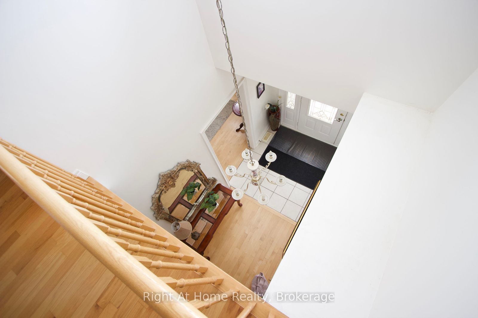 2096 Stornoway Street Property Photo 26