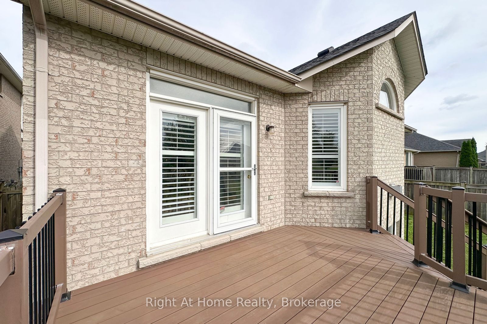 2096 Stornoway Street Property Photo 30