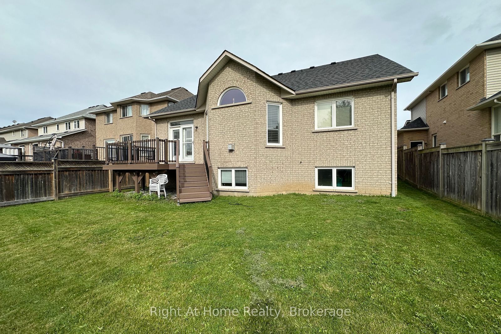 2096 Stornoway Street Property Photo 32