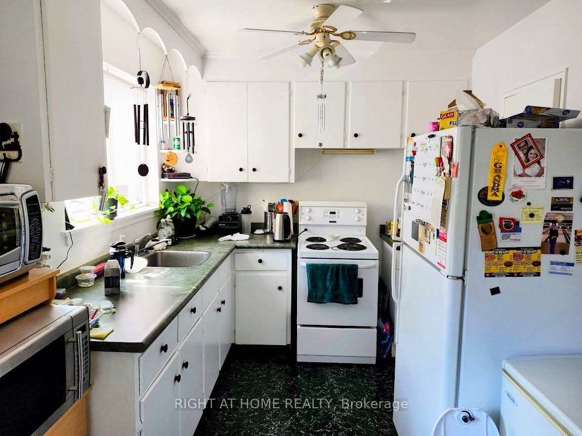 343 Frontenac Avenue Property Photo 3