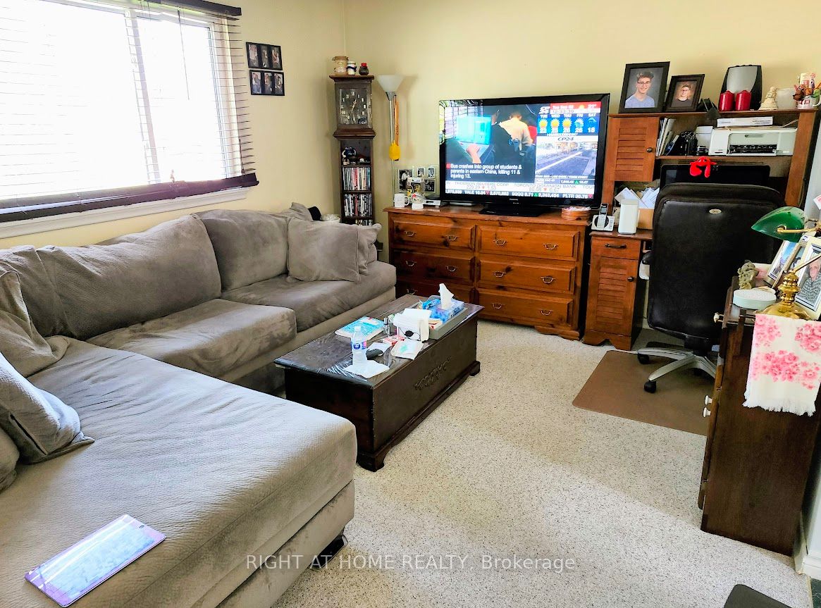 343 Frontenac Avenue Property Photo 6