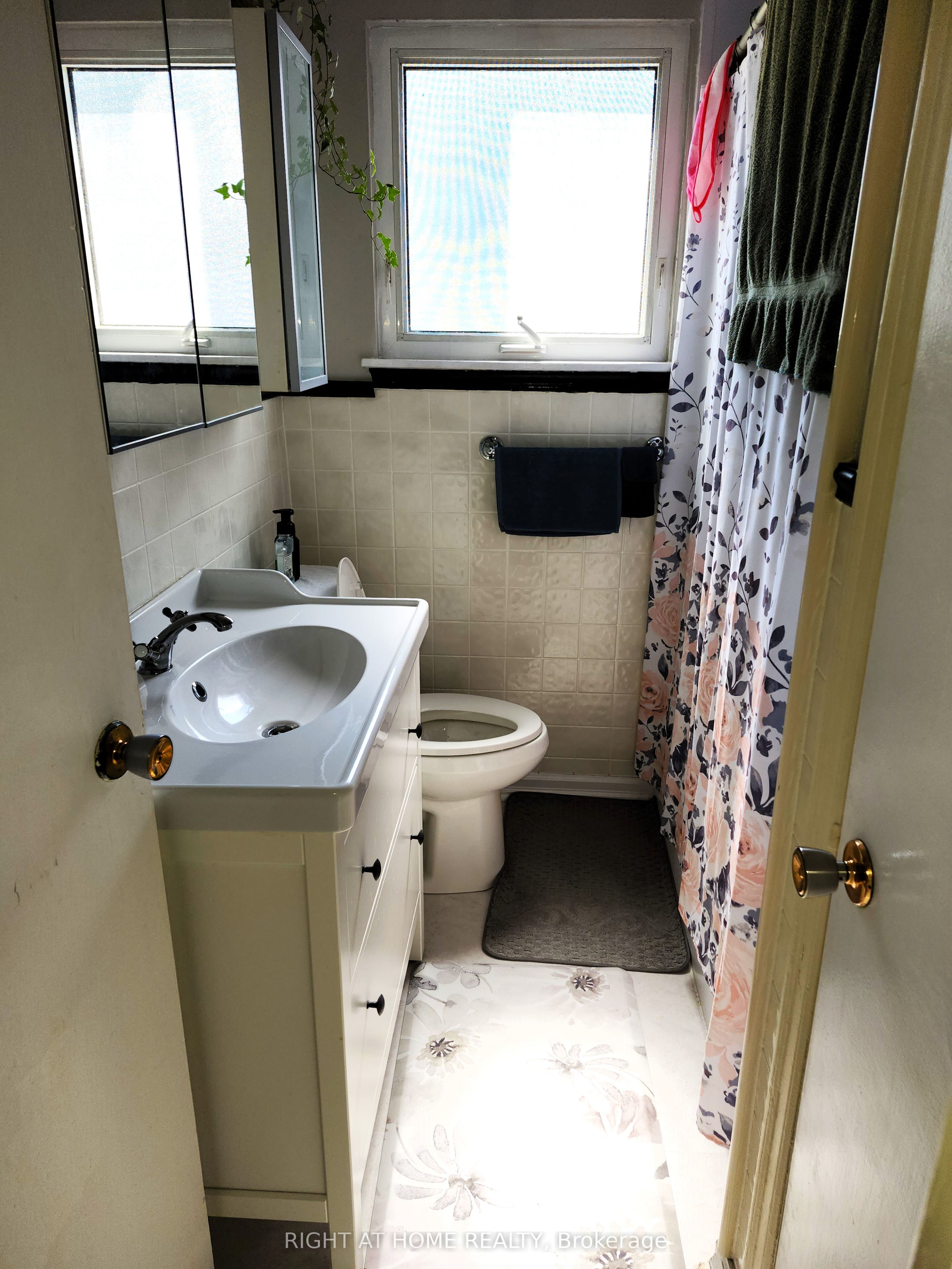343 Frontenac Avenue Property Photo 11