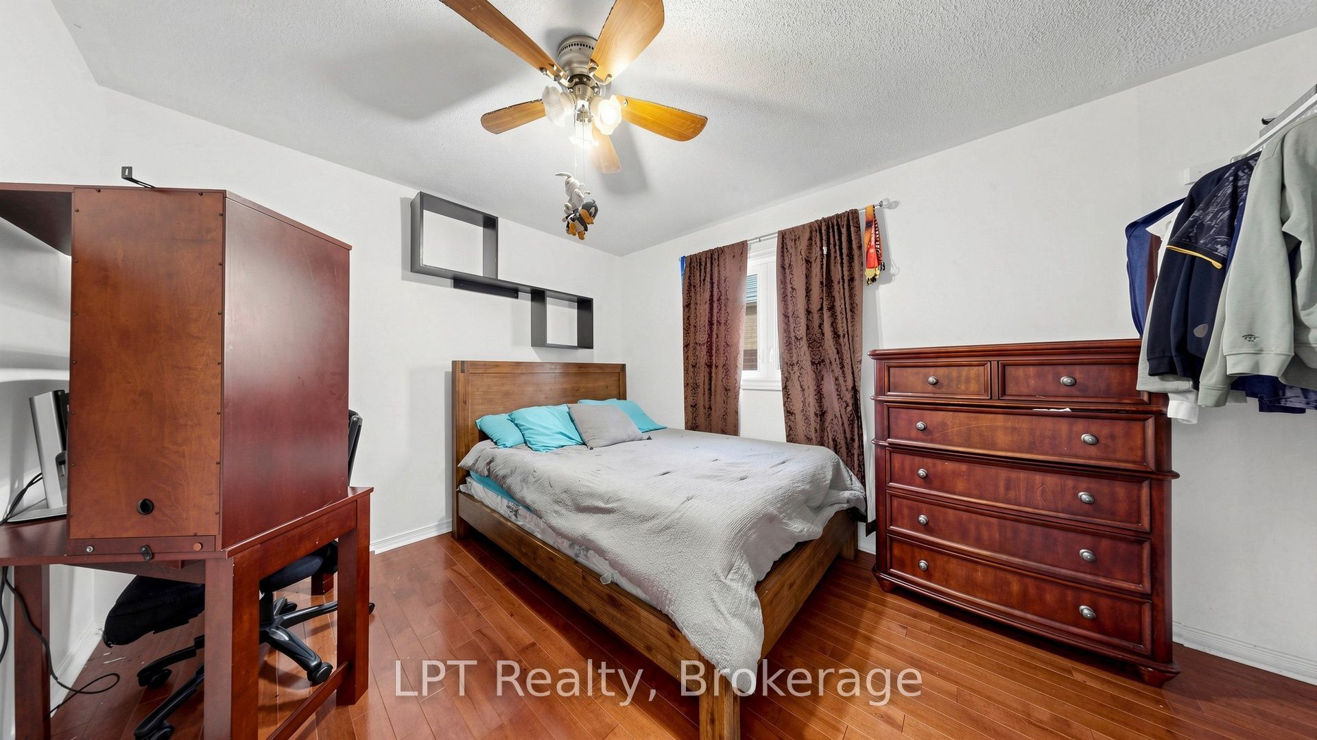 18 Tawn Crescent S Property Photo 20