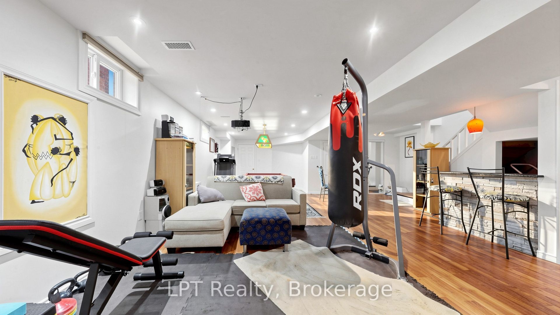 18 Tawn Crescent S Property Photo 28