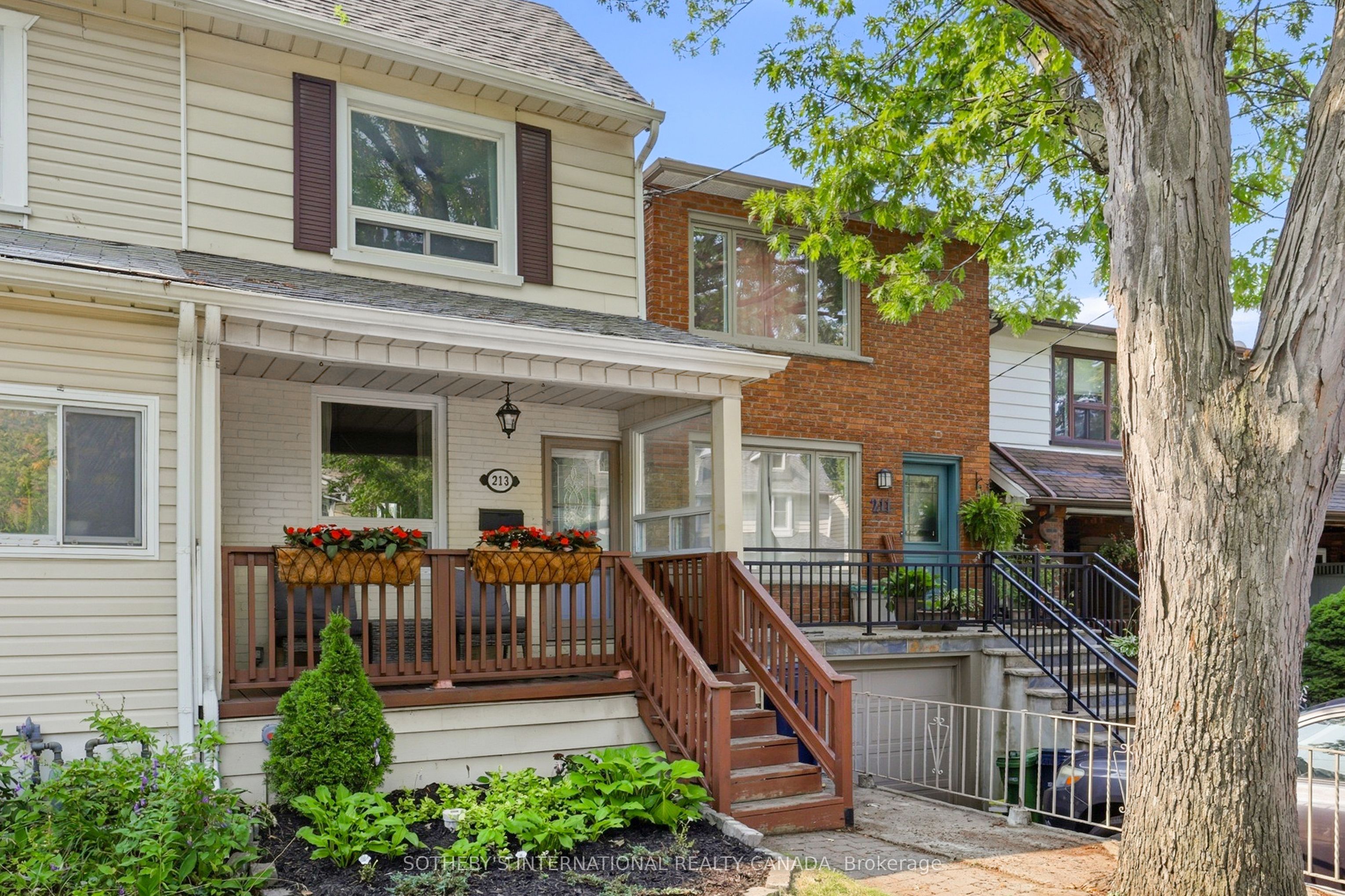 213 Oakcrest Avenue Property Photo 1