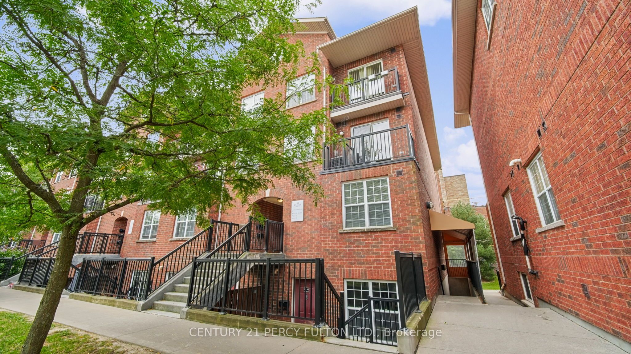 45 Strangford Lane 101 Property Photo 1
