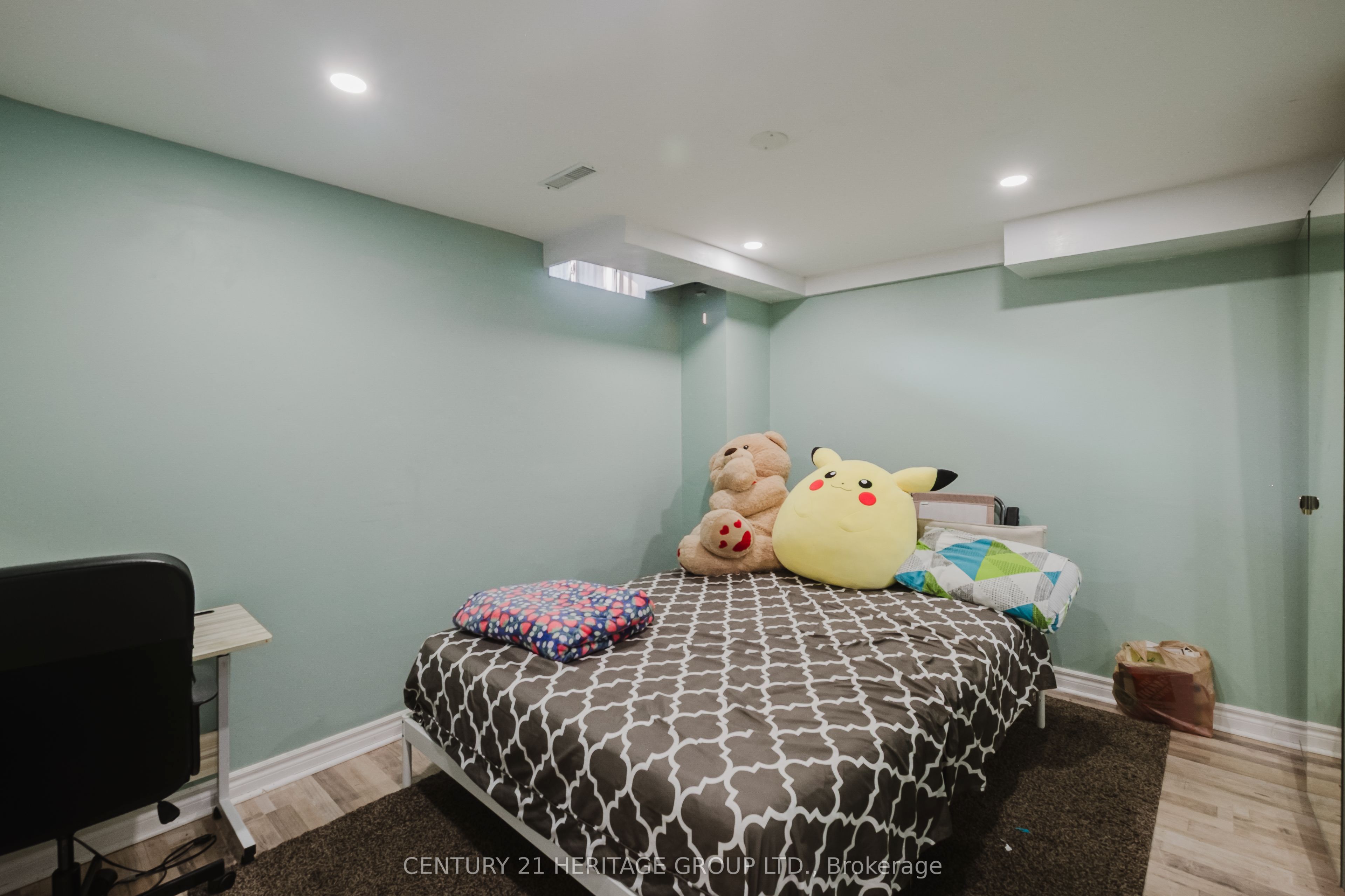 34 Haverhill Crescent Property Photo 7