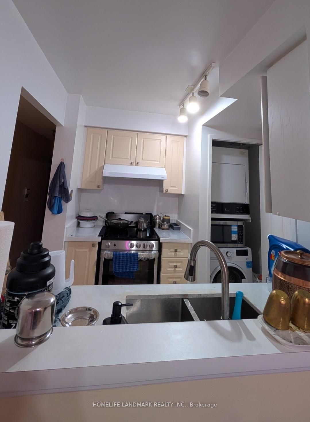 8 Lee Centre Drive 1115 Property Photo 2