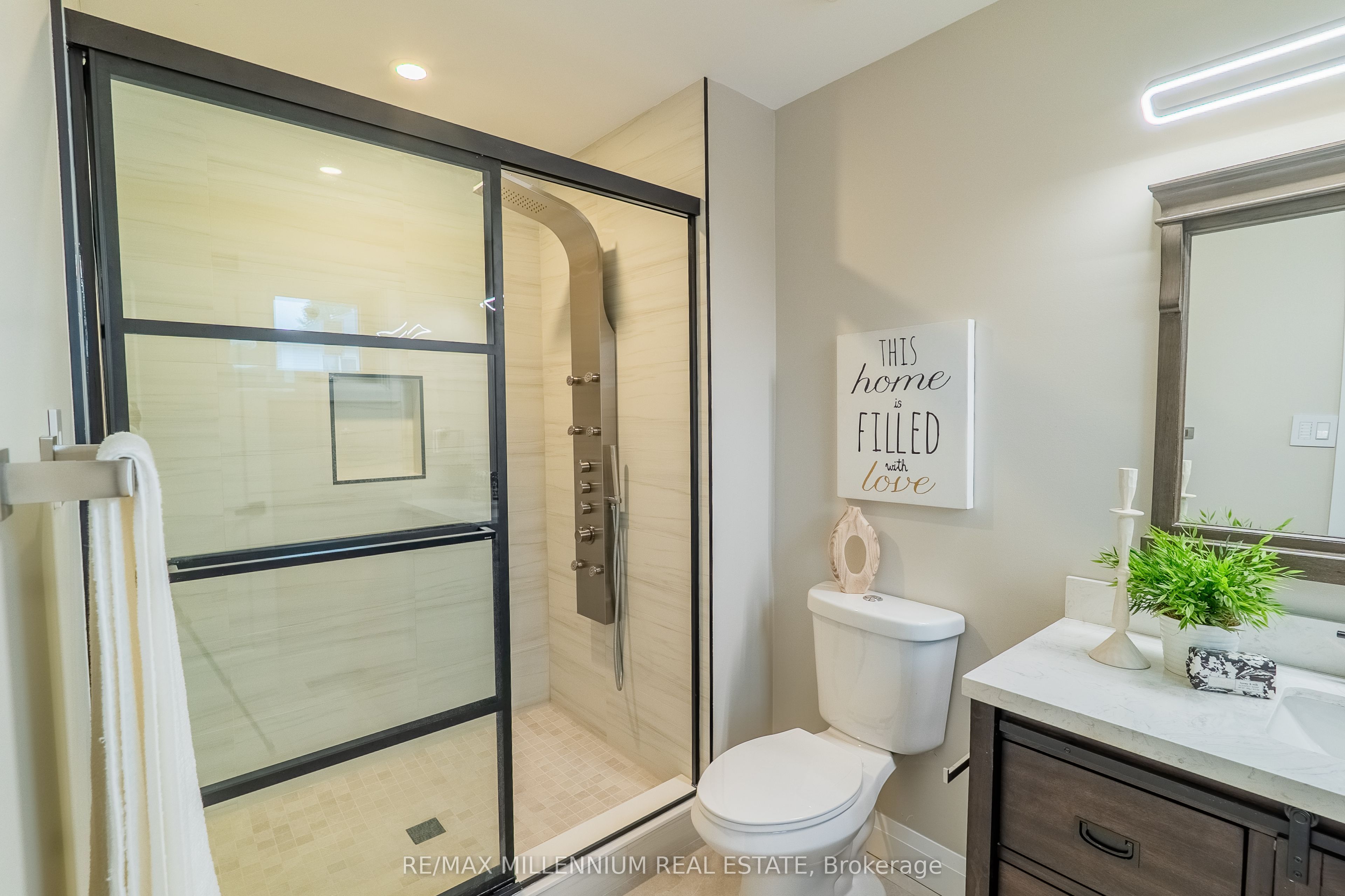 70 Fry Crescent Property Photo 14