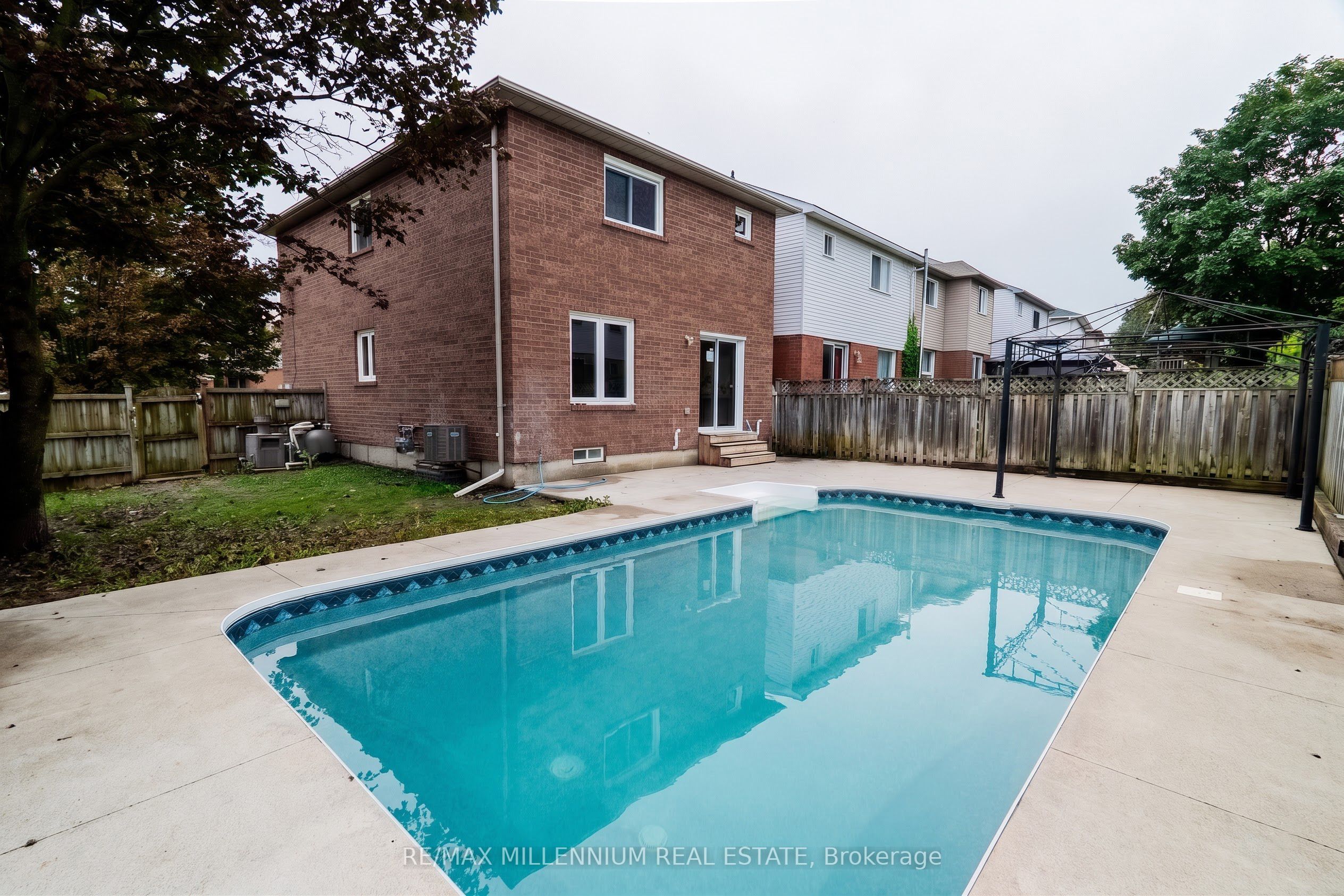 70 Fry Crescent Property Photo 26
