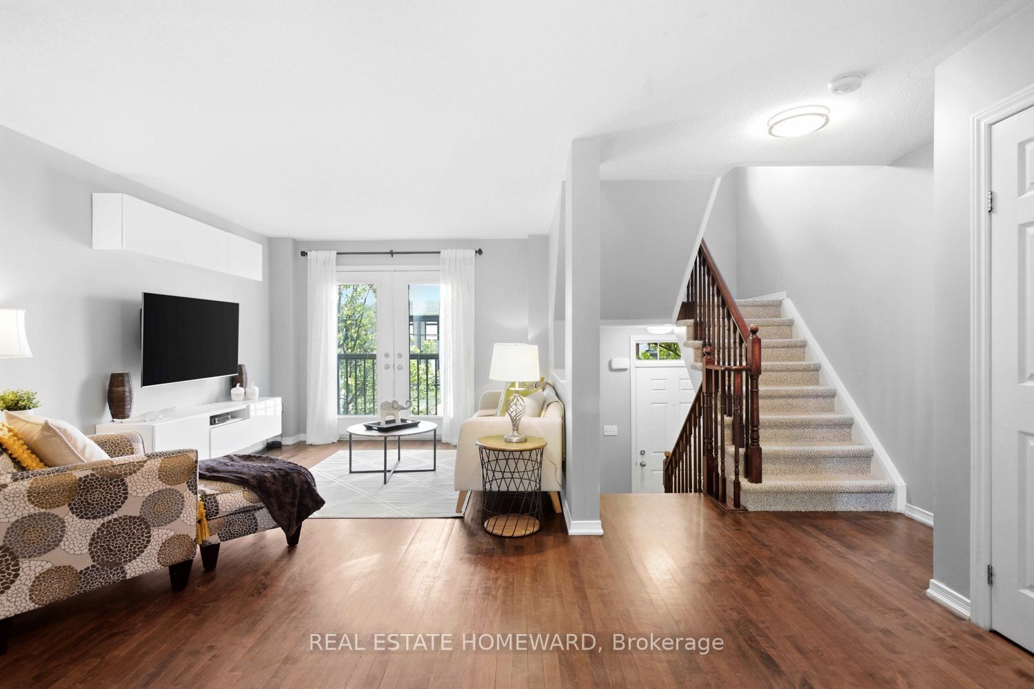 571 Longworth Avenue E 10 Property Photo 6