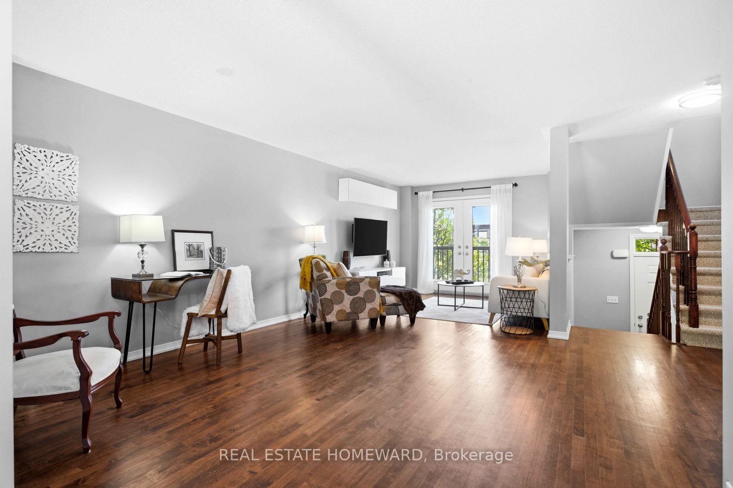 571 Longworth Avenue E 10 Property Photo 7